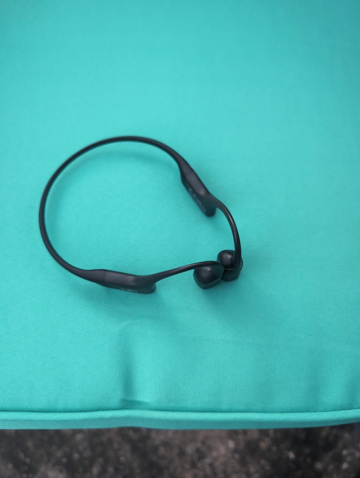 SHOKZ OpenRun - Open-Ear Bluetooth Bone Conduction Sport Headphones, Sweat Resistant Wireless Earphones for Workouts and Running, Built-in Mic, with Hair Band, Black - Customer Photo 1