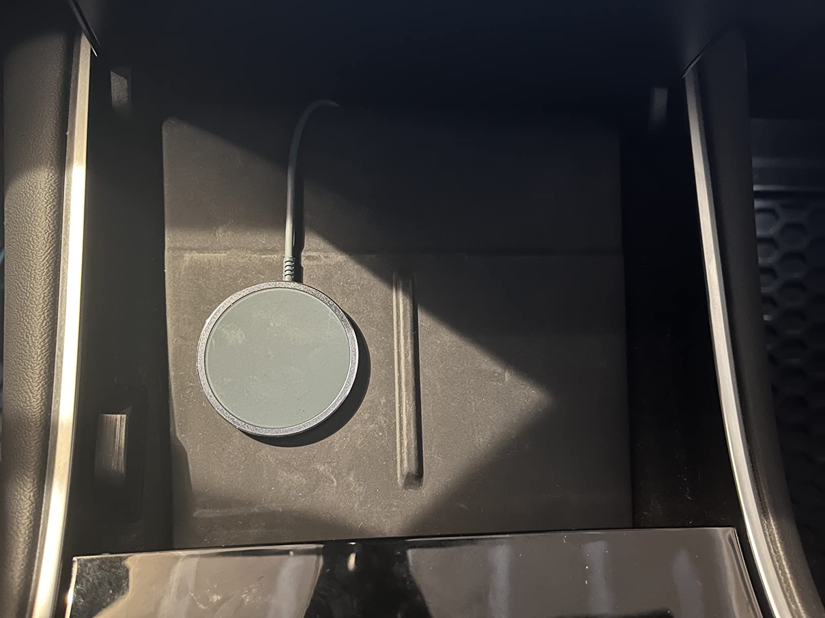 JSAUX Charger for iPhone 17 Magsafe Wireless Charging, Compatible with iPhone 17 Air Pro Max/16/15/14/13/12 Series, Magnetic Mag Safe Charging Pad, Aluminum Alloy, USB & USB C Dual Ports - Silver - Customer Photo 2