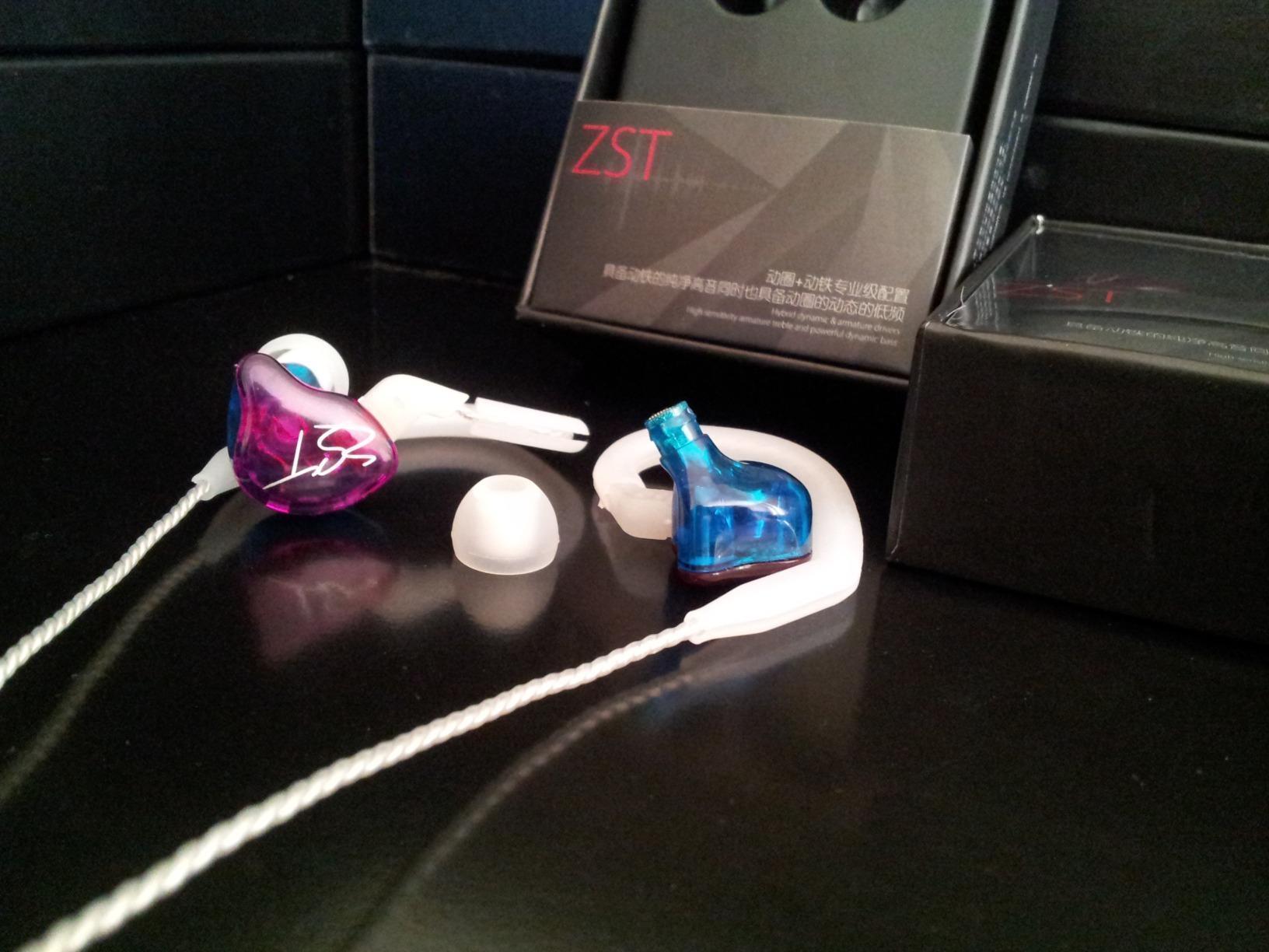 CCZ Yinyoo Melody in Ear Monitors Earphones Headphones Wired Earbuds without Microphone IEM HIFI Bass with 1DD 1BA, Ear fins, 4N OFC Cable for Musicians, Singer, on Stage, Studio (no mic, clear black) - Customer Photo 1