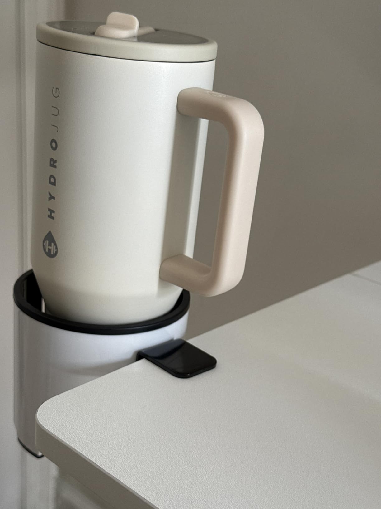 GUNKING Luxury 2-in-1 Anti-Spill Cup Holder with Under Desk Headphone Hanger (White) - Customer Photo 1