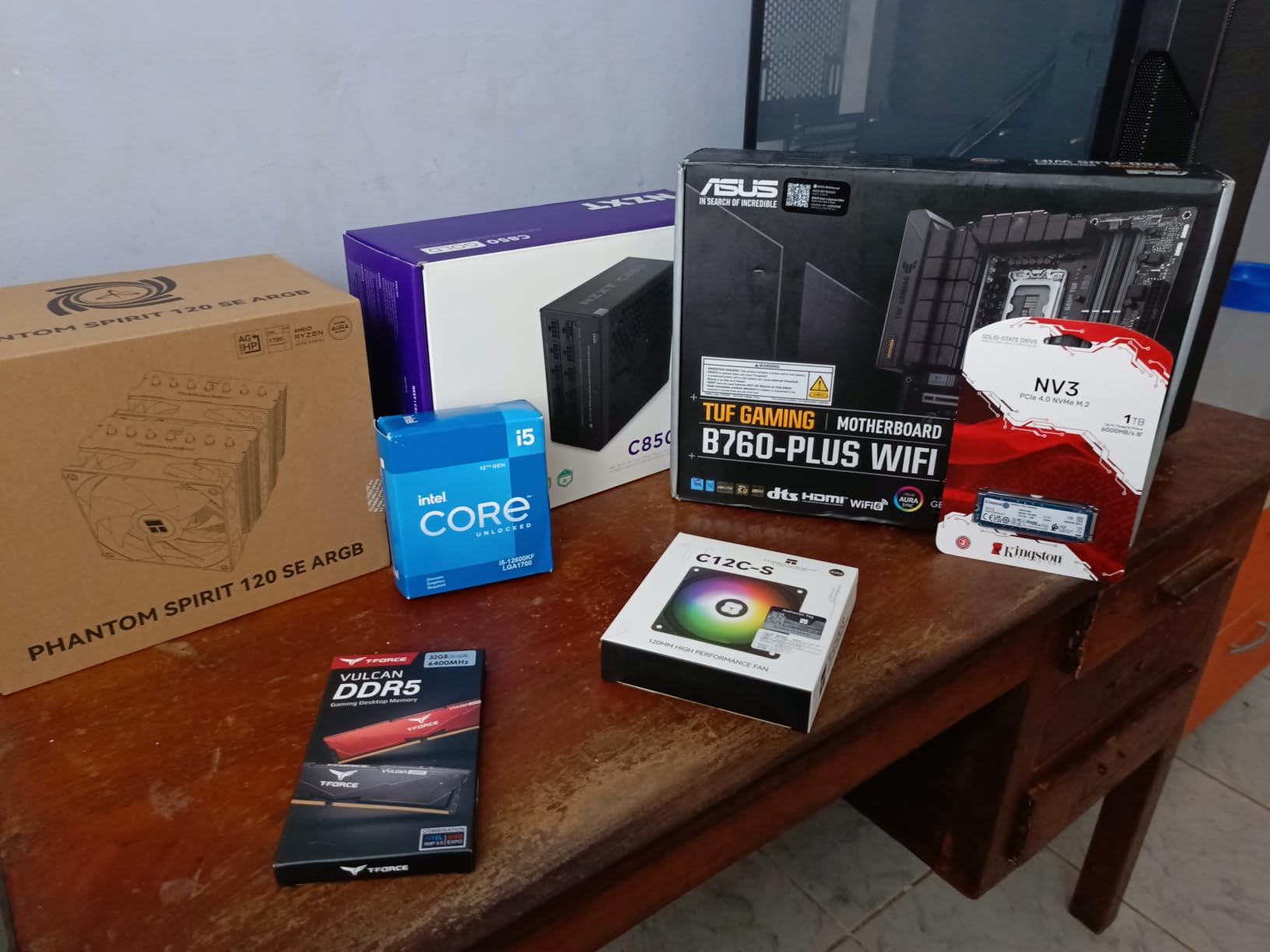 Intel Core i5-12600KF Desktop Processor 10 (6P+4E) Cores up to 4.9 GHz Unlocked LGA1700 600 Series Chipset 125W - Customer Photo 5