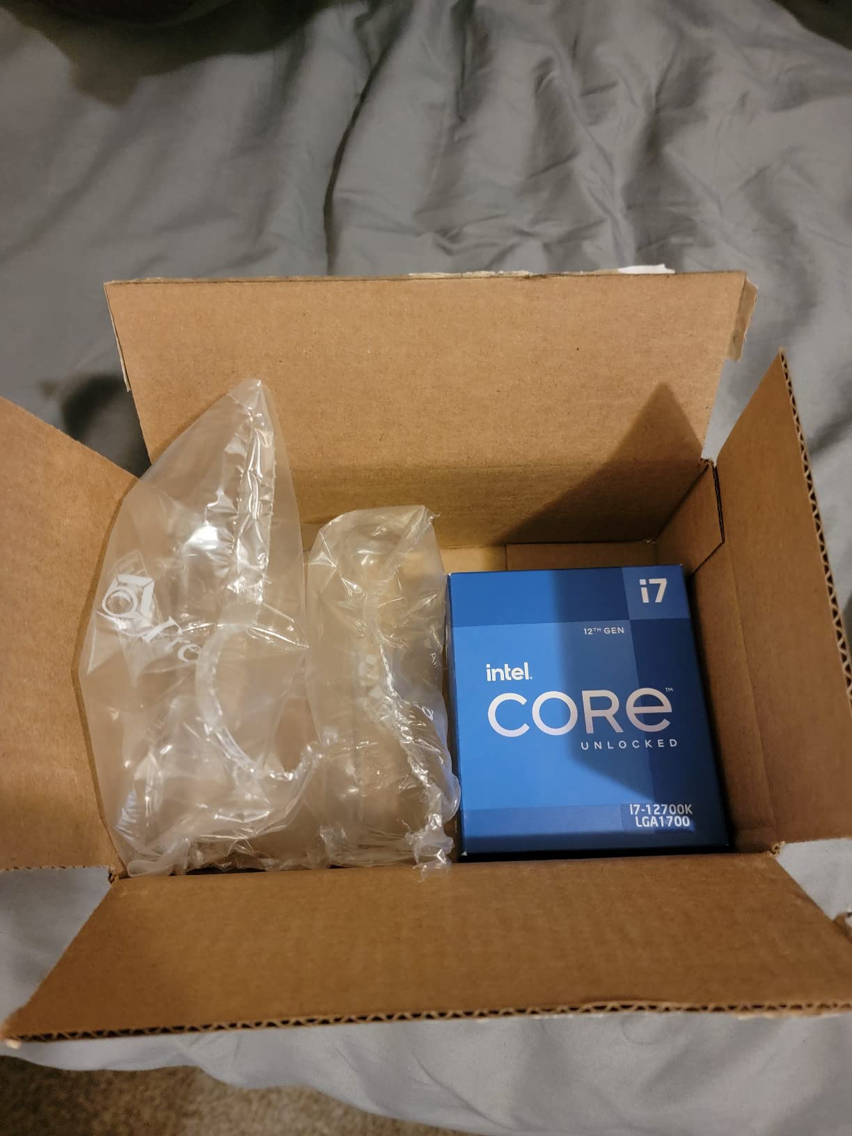 Intel Core i7-12700K Gaming Desktop Processor with Integrated Graphics and 12 (8P+4E) Cores up to 5.0 GHz Unlocked LGA1700 600 Series Chipset 125W - Customer Photo 2