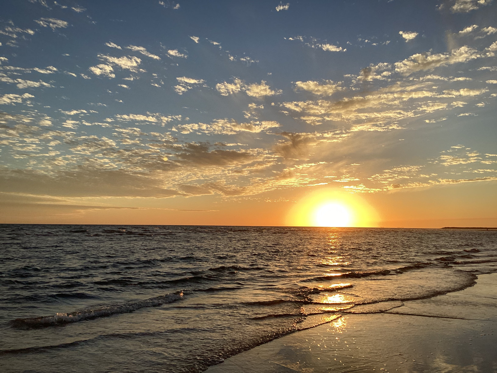 Apple iPad (9th Generation): with A13 Bionic chip, 10.2-inch Retina Display, 64GB, Wi-Fi, 12MP front/8MP Back Camera, Touch ID, All-Day Battery Life – Space Gray - Customer Photo 2