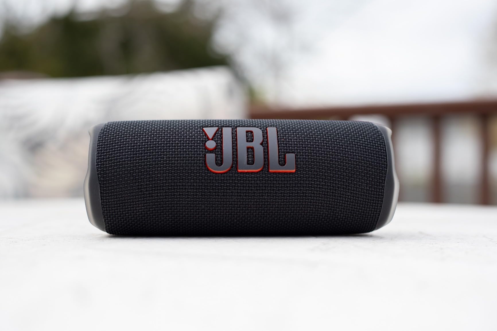 JBL Flip 6 - Portable Bluetooth Speaker, powerful sound and deep bass, IPX7 waterproof, 12 hours of playtime, JBL PartyBoost for multiple speaker pairing for home, outdoor and travel (Blue) - Customer Photo 5