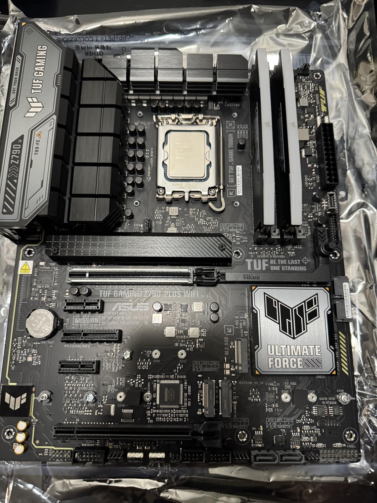 Intel® Core™ i7-12700KF, 12-Core Desktop Processor (8P+4E) up to 5.0GHz, LGA1700 125W 600 Series Chipset Customer Review Intel® Core™ i7-12700KF, 12-Core Desktop Processor (8P+4E) up to 5.0GHz, LGA1700 125W 600 Series Chipset - Customer Photo 1