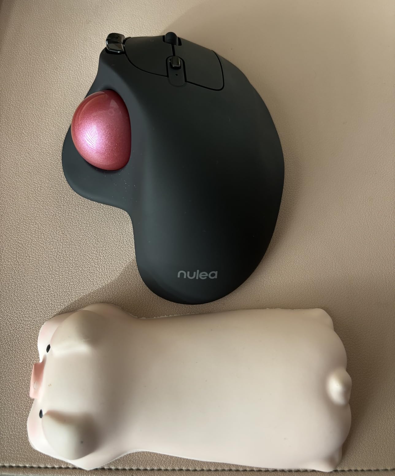 Nulea M501 Wireless Trackball Mouse, Rechargeable Ergonomic, Easy Thumb Control, Precise & Smooth Tracking, 3 Device Connection (Bluetooth or USB Receiver), Compatible for PC, Laptop, Mac, Windows. - Customer Photo 1