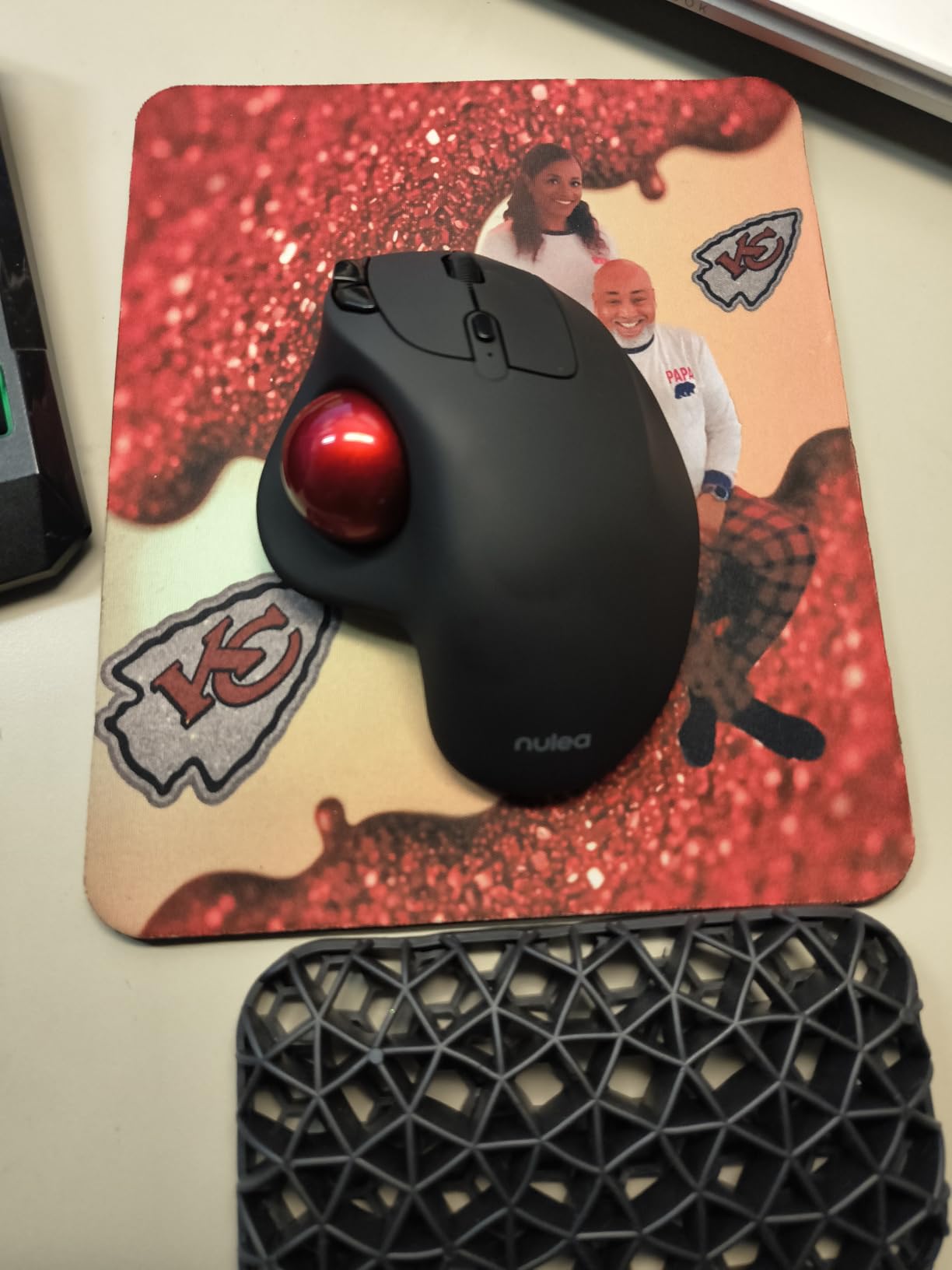 Nulea M501 Wireless Trackball Mouse, Rechargeable Ergonomic, Easy Thumb Control, Precise & Smooth Tracking, 3 Device Connection (Bluetooth or USB Receiver), Compatible for PC, Laptop, Mac, Windows. - Customer Photo 3