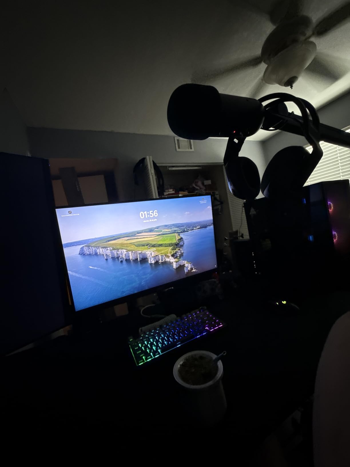 GIGABYTE Radeon RX 6600 Eagle 8G Graphics Card, WINDFORCE 3X Cooling System, 8GB 128-bit GDDR6, GV-R66EAGLE-8GD Video Card - Customer Photo 1