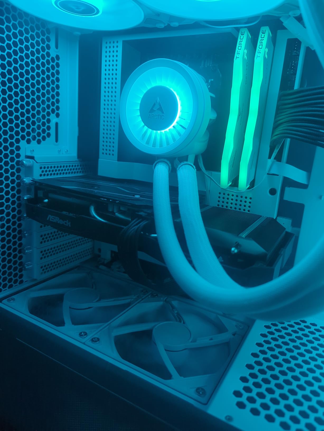 ASRock AMD Radeon RX 6600 Challenger D 8GB GDDR6 DisplayPort 14Gbps HDMI 0dB Silent Cooling 128-bit 7680 x 4320 Dual Fan Graphics Card PCI Express 4.0 x8 8-pin Customer Review ASRock AMD Radeon RX 6600 Challenger D 8GB GDDR6 DisplayPort 14Gbps HDMI 0dB Silent Cooling 128-bit 7680 x 4320 Dual Fan Graphics Card PCI Express 4.0 x8 8-pin - Customer Photo 1