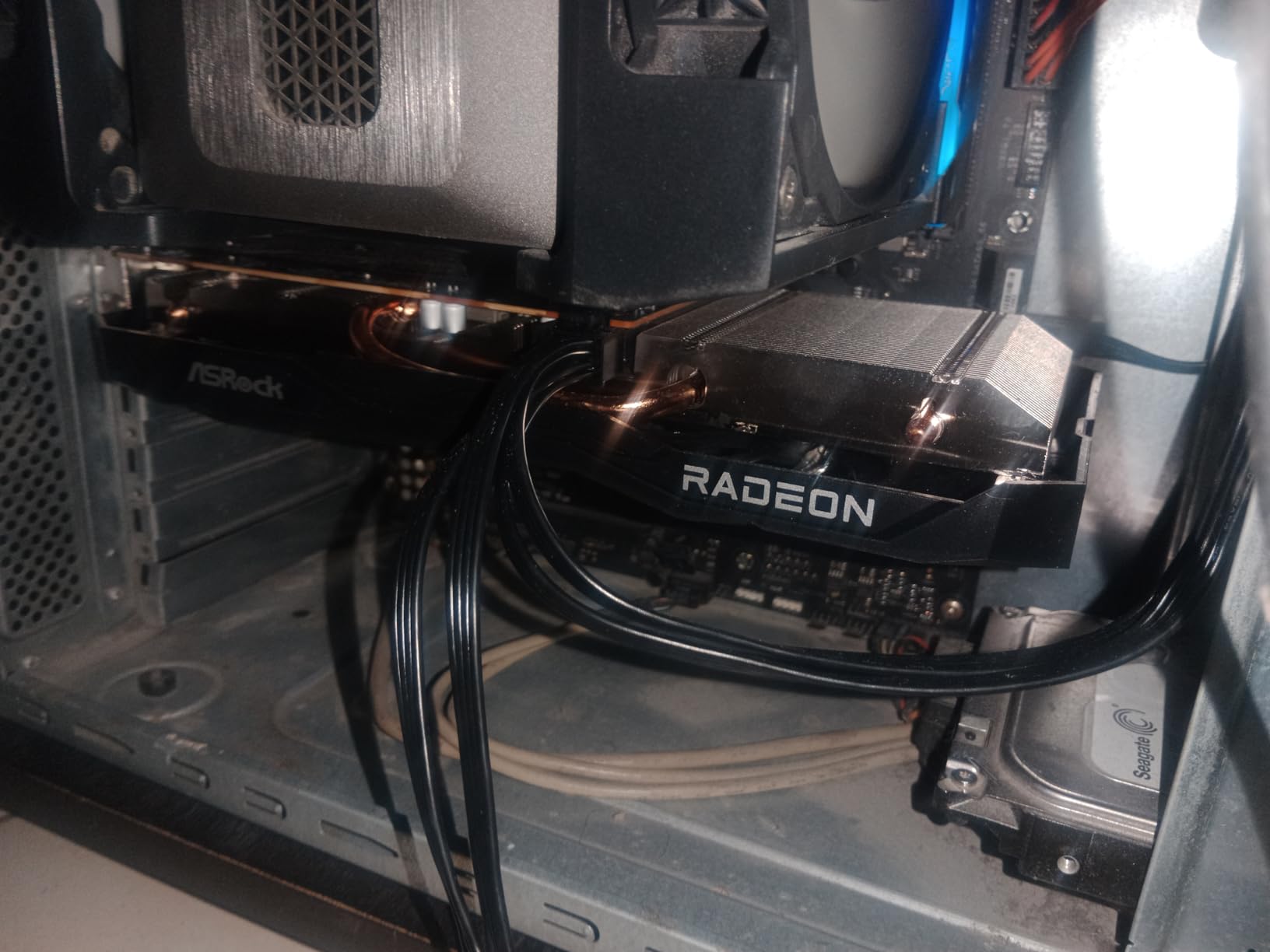 ASRock AMD Radeon RX 6600 Challenger D 8GB GDDR6 DisplayPort 14Gbps HDMI 0dB Silent Cooling 128-bit 7680 x 4320 Dual Fan Graphics Card PCI Express 4.0 x8 8-pin - Customer Photo 2