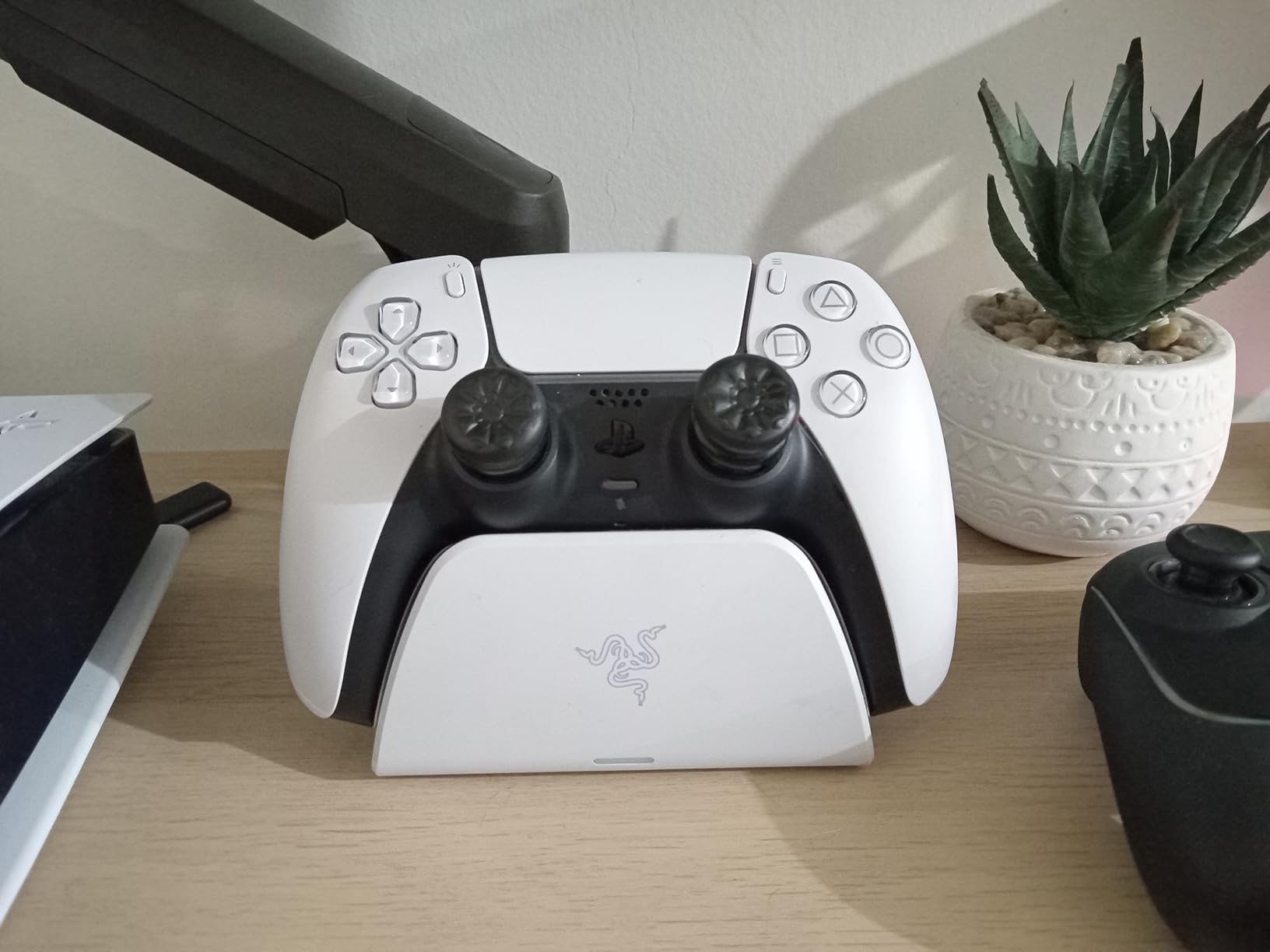 Razer Quick Charging Stand for PlayStation 5: - Curved Cradle Design - Matches PS5 DualSense Wireless Controller - One-Handed Navigation - USB Powered - Black (Controller Sold Separately) Customer Review Razer Quick Charging Stand for PlayStation 5: - Curved Cradle Design - Matches PS5 DualSense Wireless Controller - One-Handed Navigation - USB Powered - Black (Controller Sold Separately) - Customer Photo 4