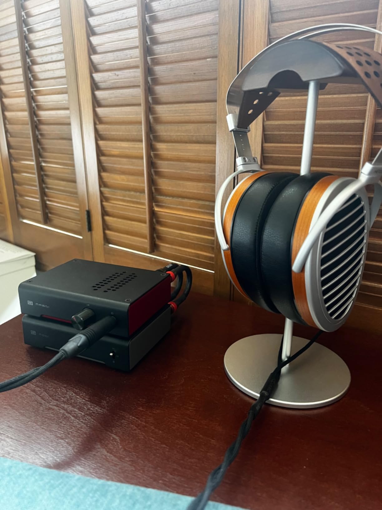 HIFIMAN HE1000 Stealth Magnet Planar Magnetic Full-Size Over-Ear Open-Back Hi-Fi Reference Grade Headphones for Audiophiles, Home & Studio Listening - Customer Photo 2