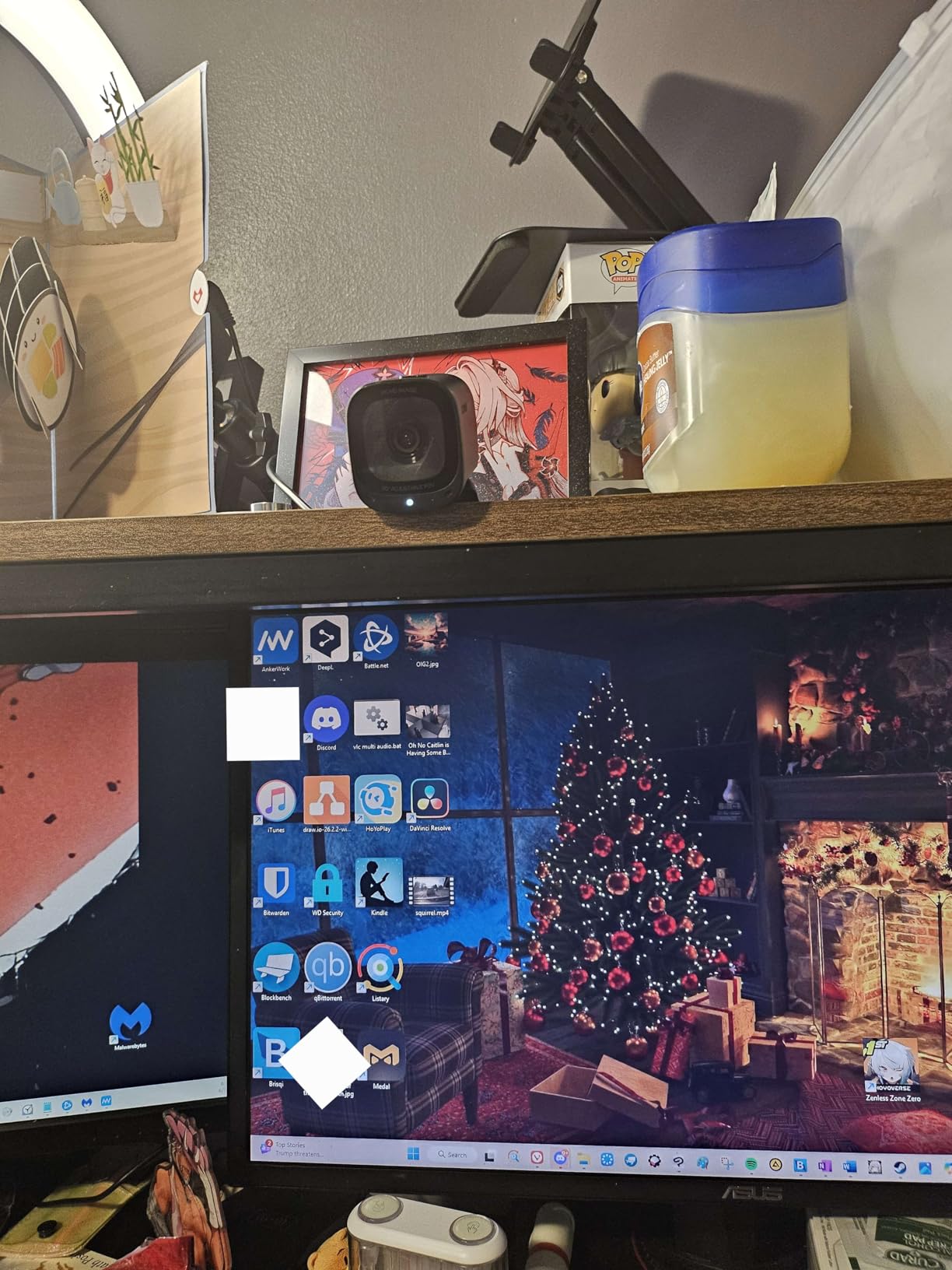 Anker PowerConf C200 2K Webcam for PC/Laptop/Mac, Computer Camera, Low-Light Correction, AI-Noise Canceling Mics, Adjustable Field of View, Built-in Privacy Cover, Stereo Mics, for Meeting - Customer Photo 2