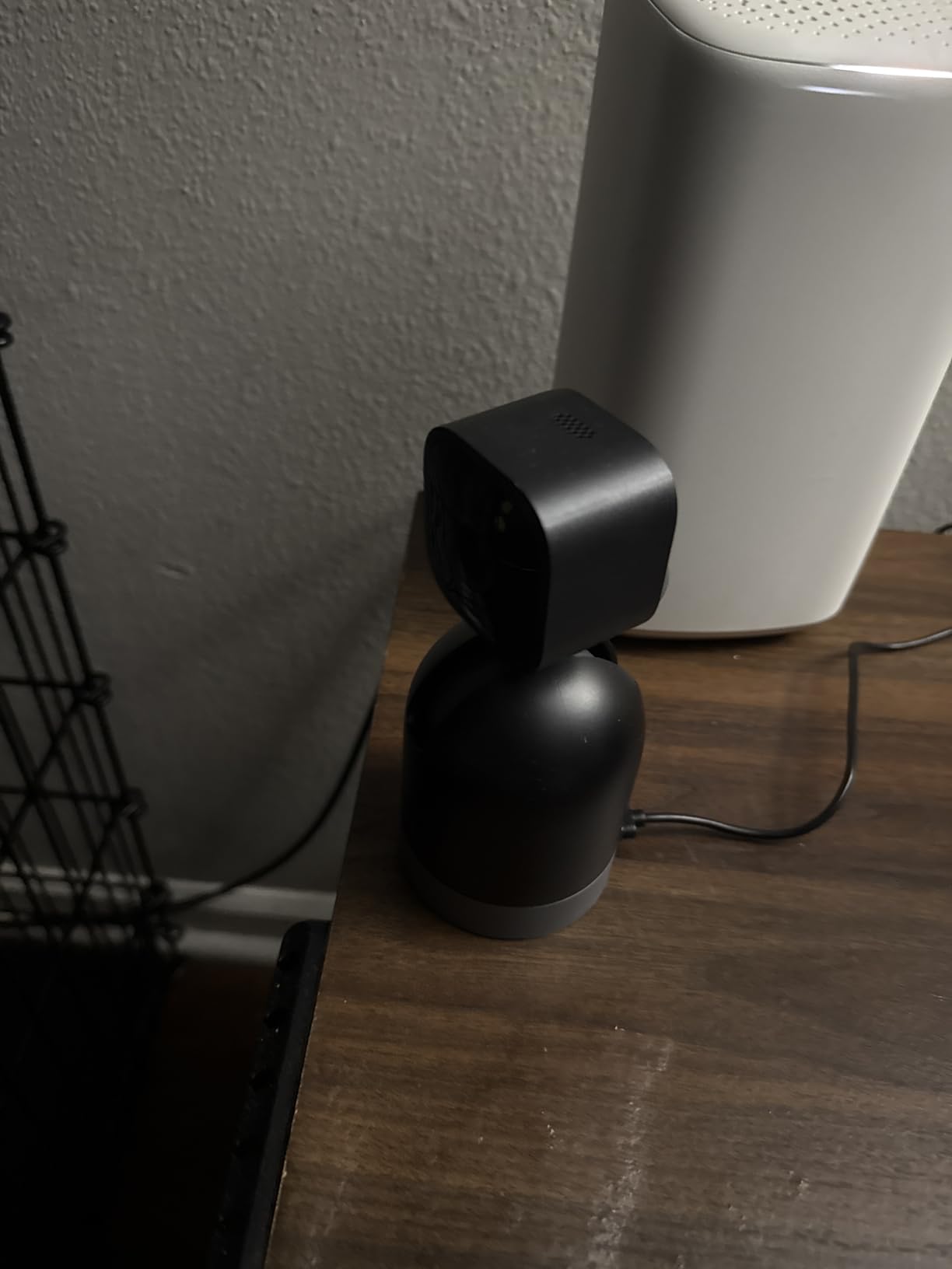 Blink Mini Pan-Tilt Camera (newest model), Rotating indoor plug-in smart security camera, two-way audio, HD video, motion detection, Works with Alexa (White) - Customer Photo 2