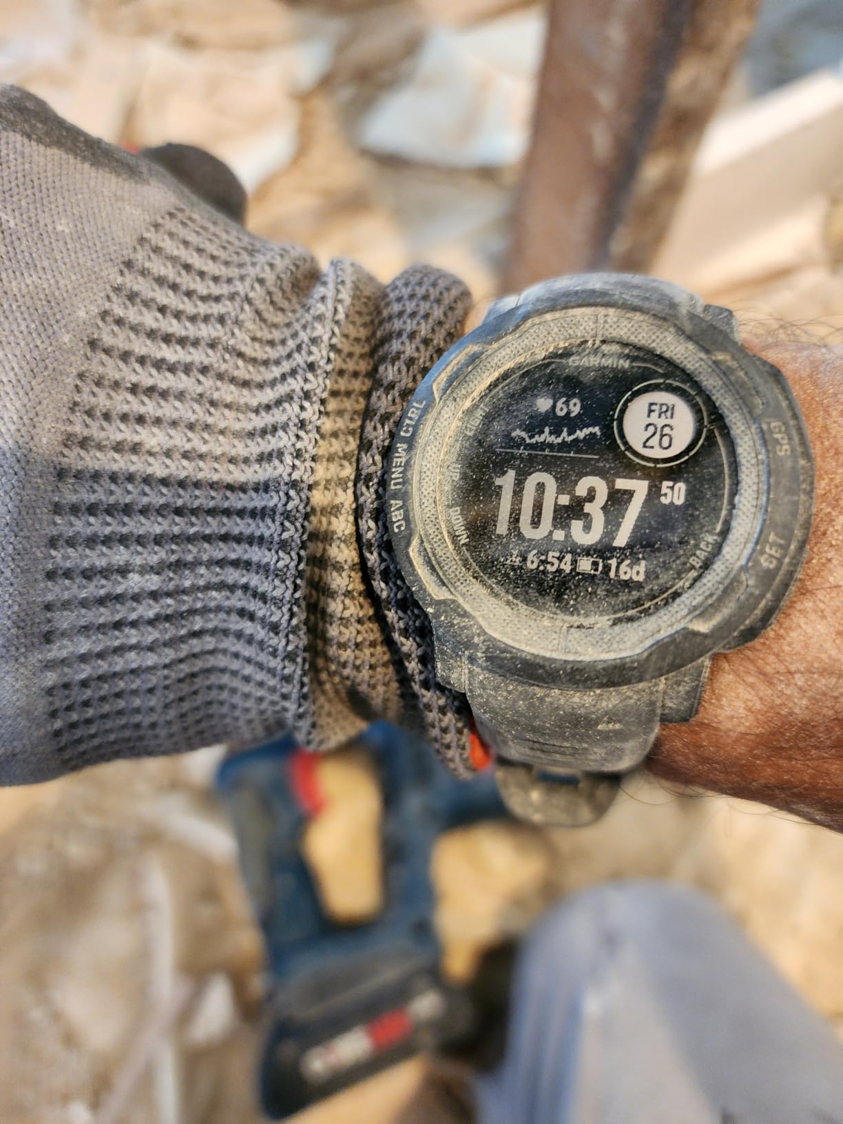 Garmin Instinct 2, Rugged Outdoor Watch with GPS, Built for All Elements, Multi-GNSS Support, Tracback Routing and More, Graphite - 010-02626-10 - Customer Photo 1
