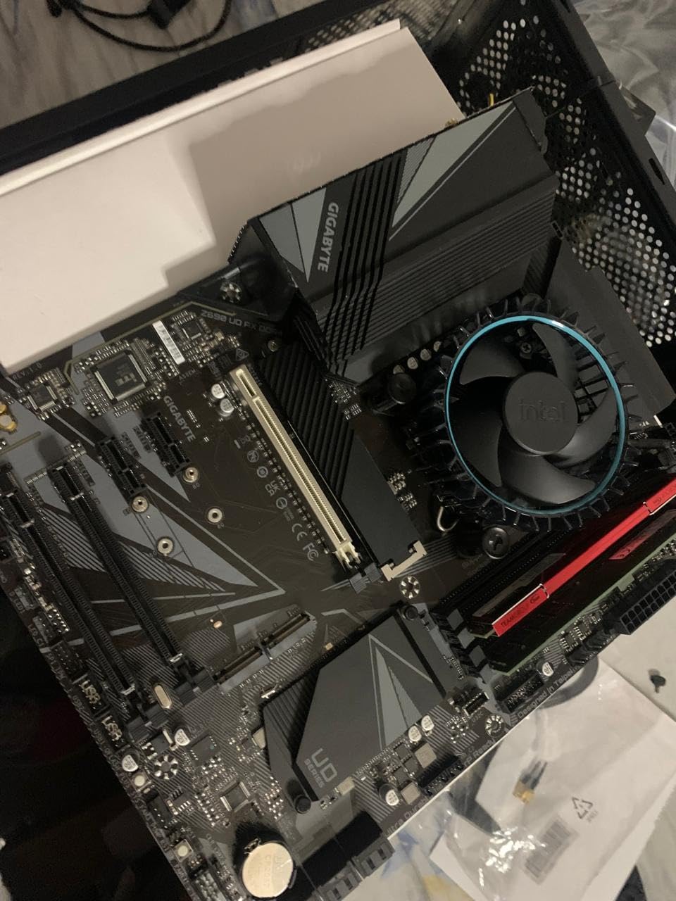 Intel® Core™ 12th Gen i3-12100F desktop processor, featuring PCIe Gen 5.0 & 4.0 support, DDR5 and DDR4 support. Discrete graphics required. - Customer Photo 4