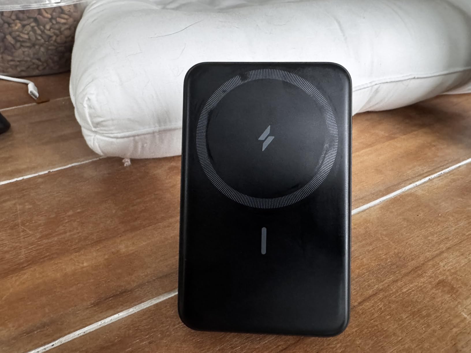 Anker 633 Magnetic Battery, 10,000mAh Foldable Wireless Portable Charger, 20W USB-C Power Delivery Power Bank with Stand, Magsafe-Compatible for iPhone 16/15/14/13/12 Series - Customer Photo 1