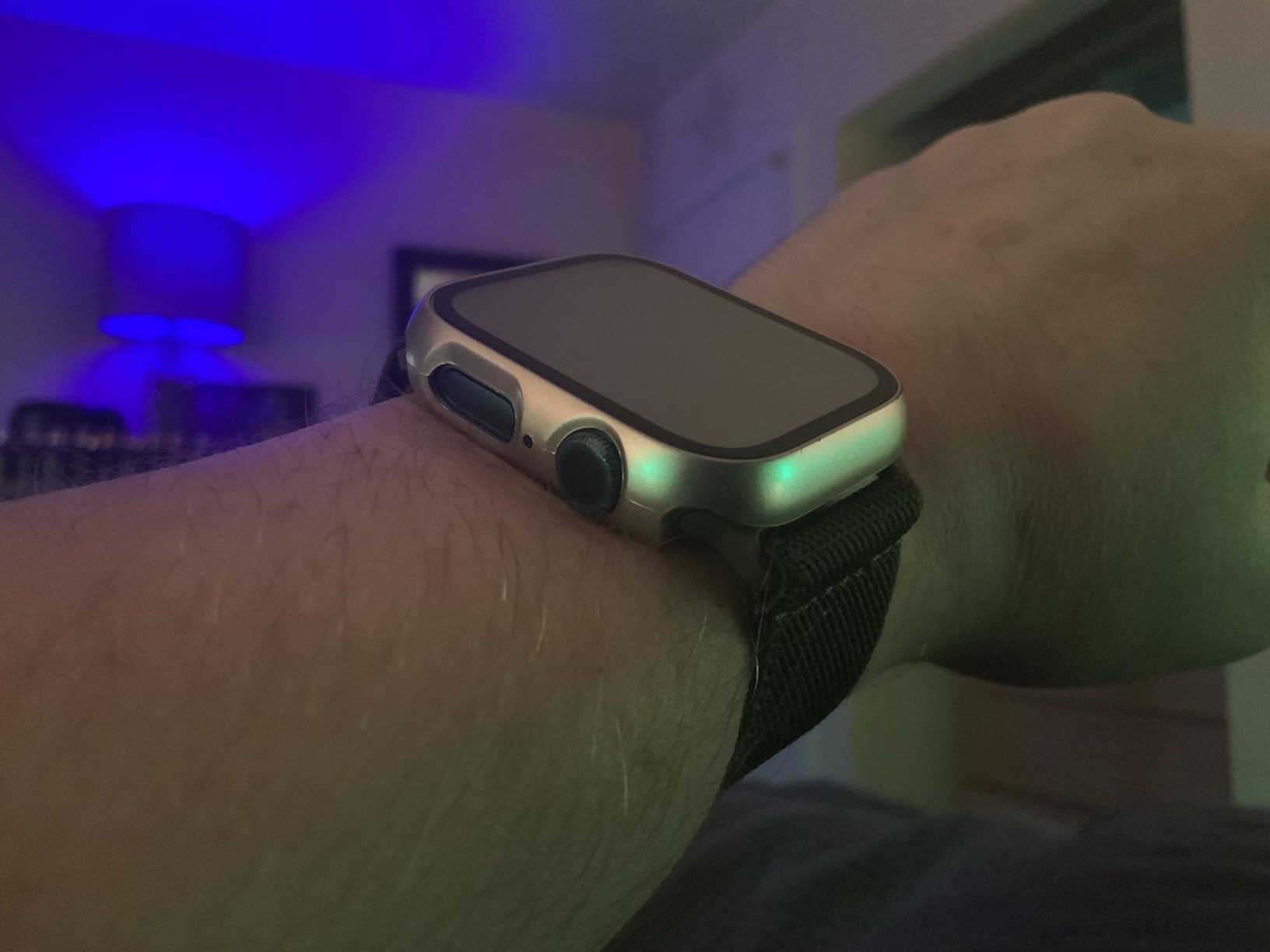 Apple Watch Series 7 (GPS + Cellular, 41mm) Starlight Aluminum Case with Starlight Sport Band, Regular (Renewed) - Customer Photo 4