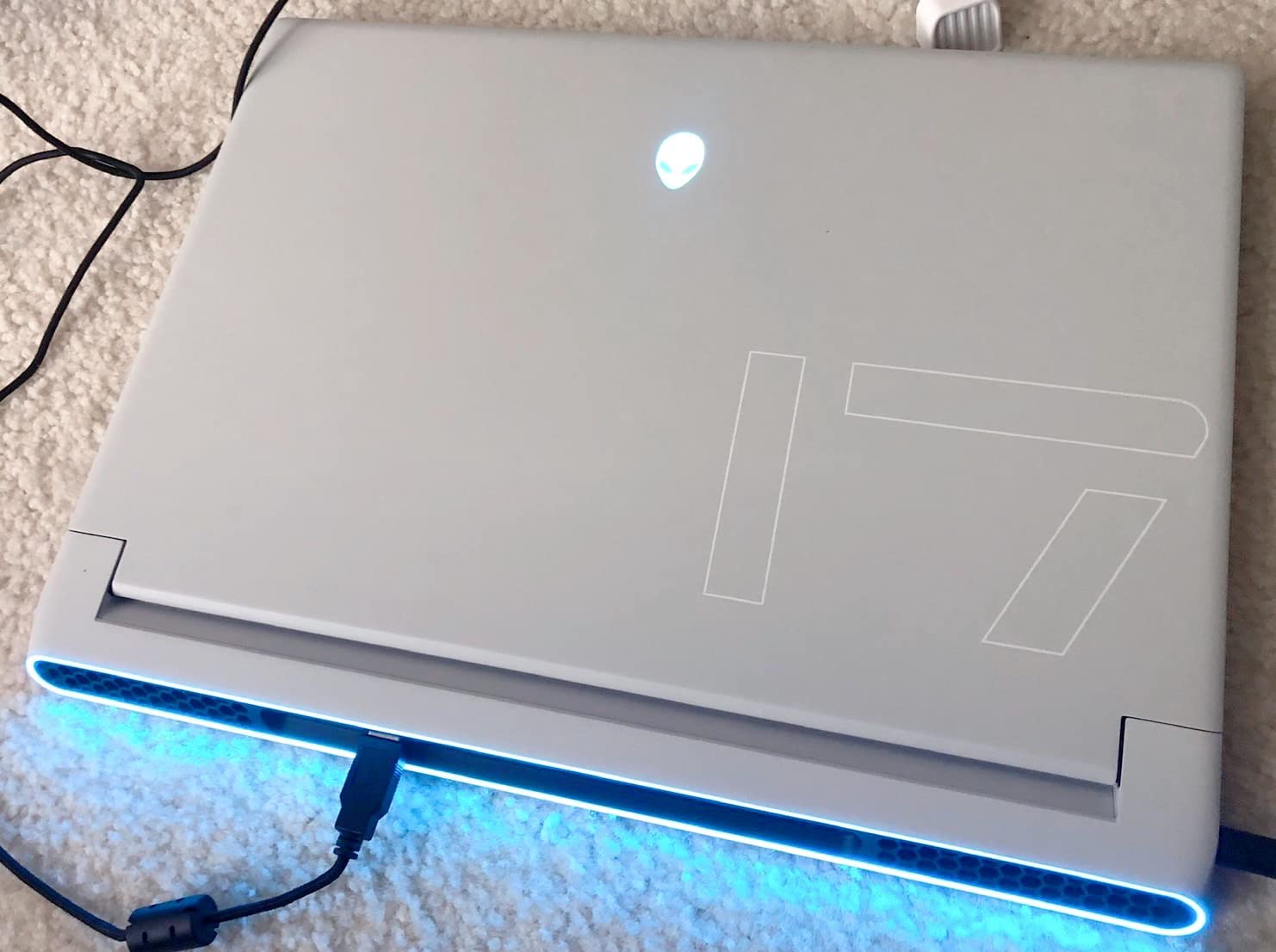 Alienware X17 R2 VR Ready Gaming Laptop - 17.3-inch FHD 360Hz 1ms Display, Core i7-12700H, 16GB RAM, 1TB SSD, NVIDIA GeForce RTX 3070Ti 8GB GDDR6, Bluetooth, Wi-Fi 6, USB-C, Windows 11 Home - White - Customer Photo 1