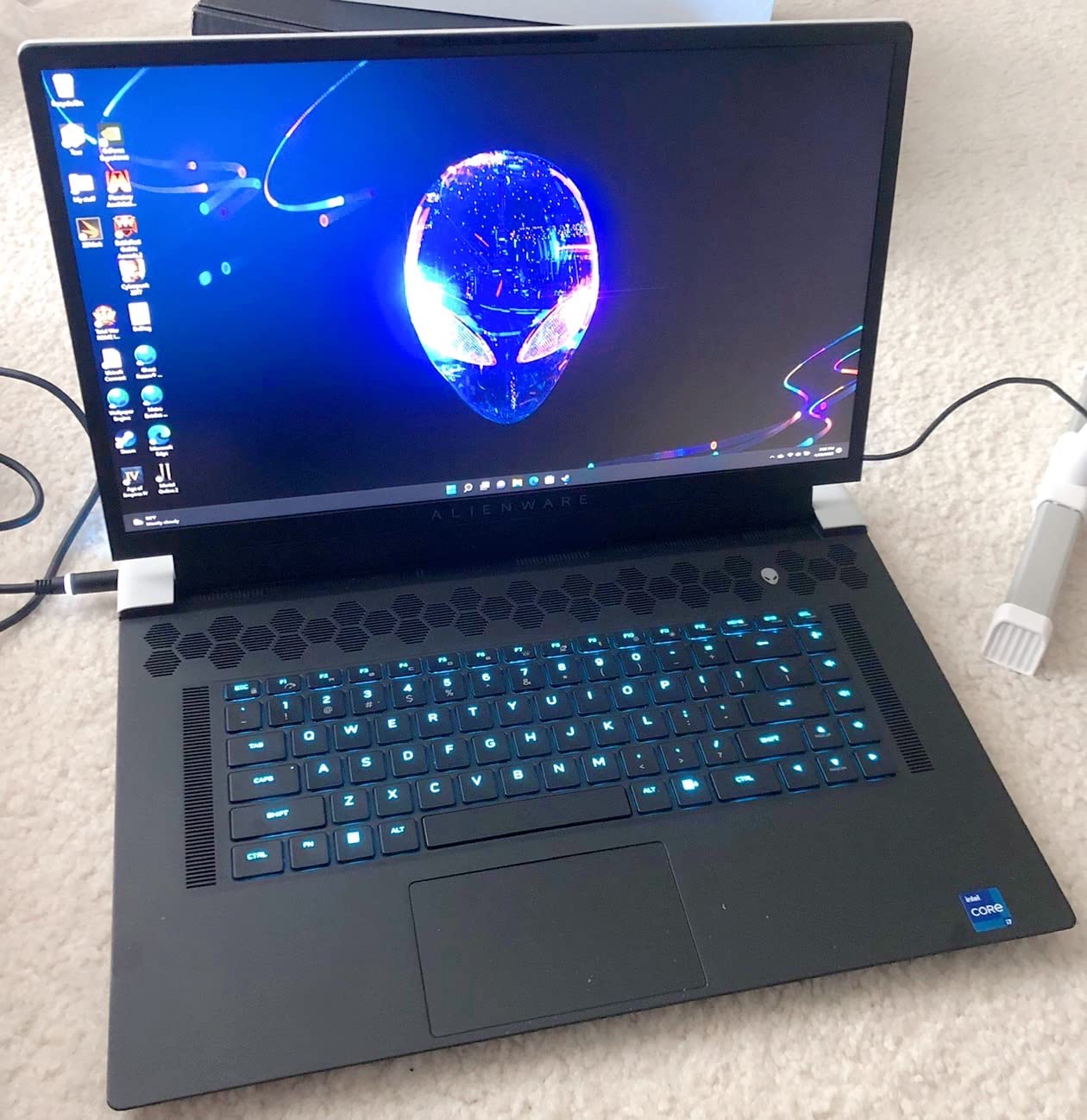 Alienware X17 R2 VR Ready Gaming Laptop - 17.3-inch FHD 360Hz 1ms Display, Core i7-12700H, 16GB RAM, 1TB SSD, NVIDIA GeForce RTX 3070Ti 8GB GDDR6, Bluetooth, Wi-Fi 6, USB-C, Windows 11 Home - White - Customer Photo 2