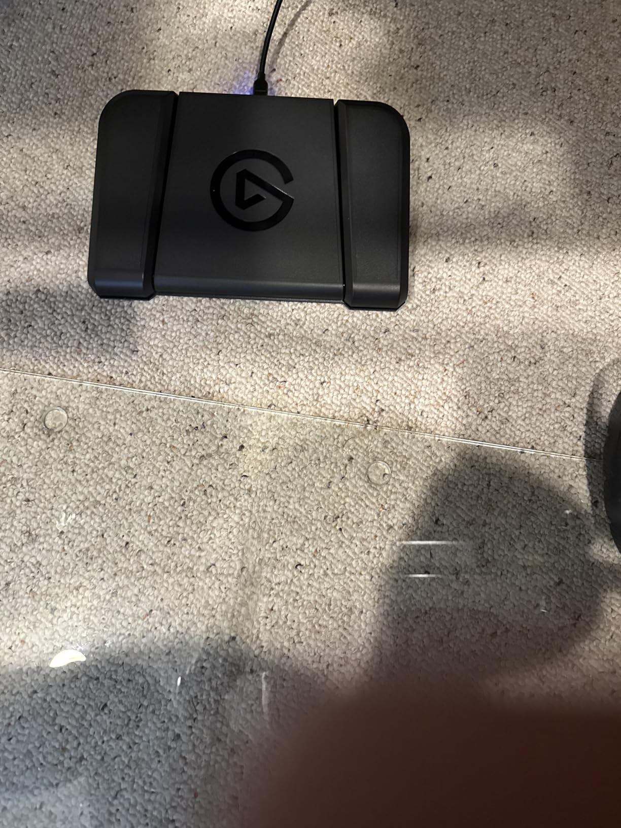 Elgato Stream Deck Pedal – Hands-Free Studio Controller, 3 Macro footswitches, Trigger Actions in apps and Software Like OBS, Twitch, YouTube and More, Works with Mac and PC - Customer Photo 2