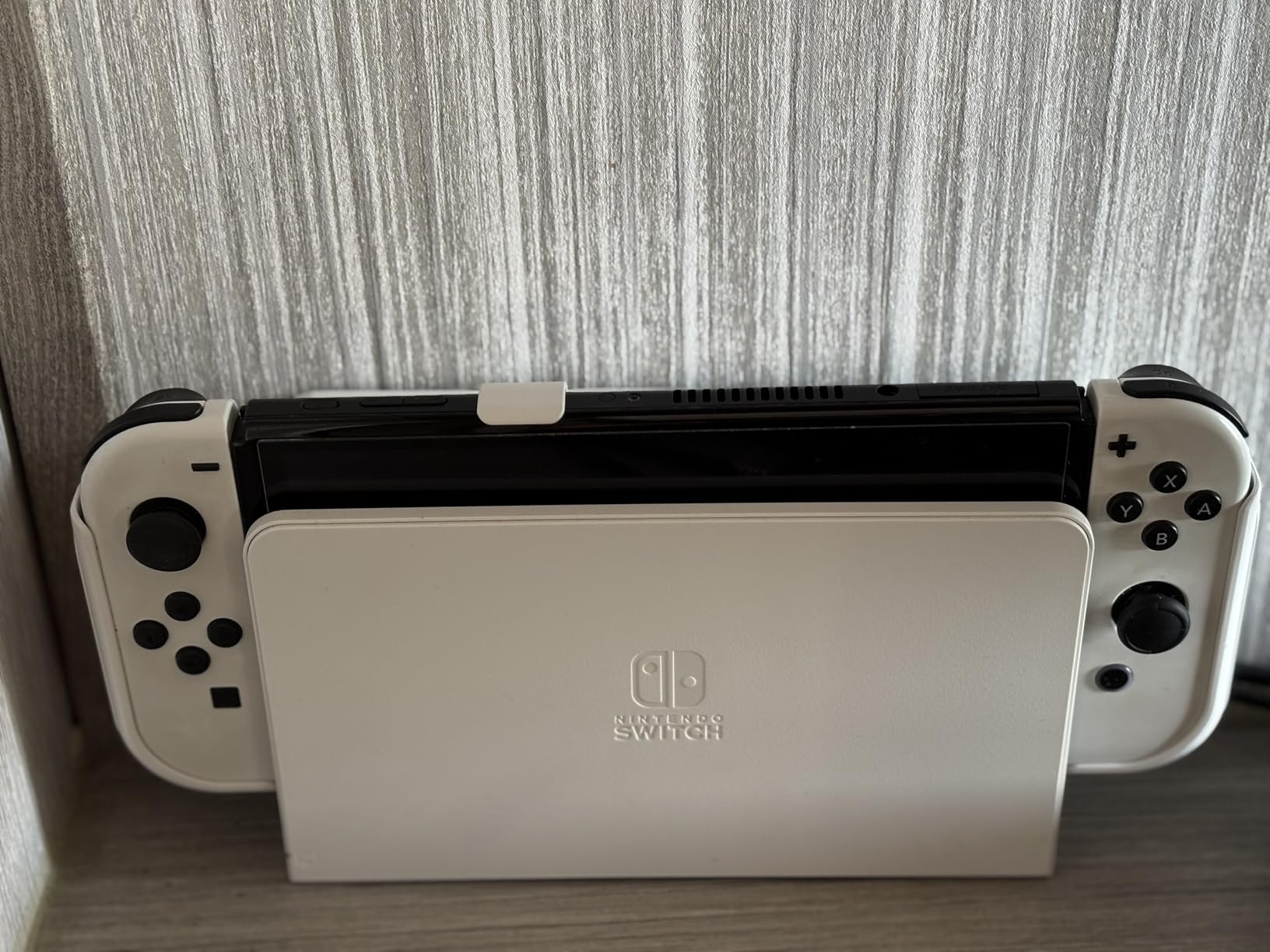 Skull & Co. NeoGrip: An Ergonomic Grip Hard Shell with Replaceable Grips [to fit All Hands Sizes] for Nintendo Switch OLED and Regular Model [No Carrying Case] - White - Customer Photo 1