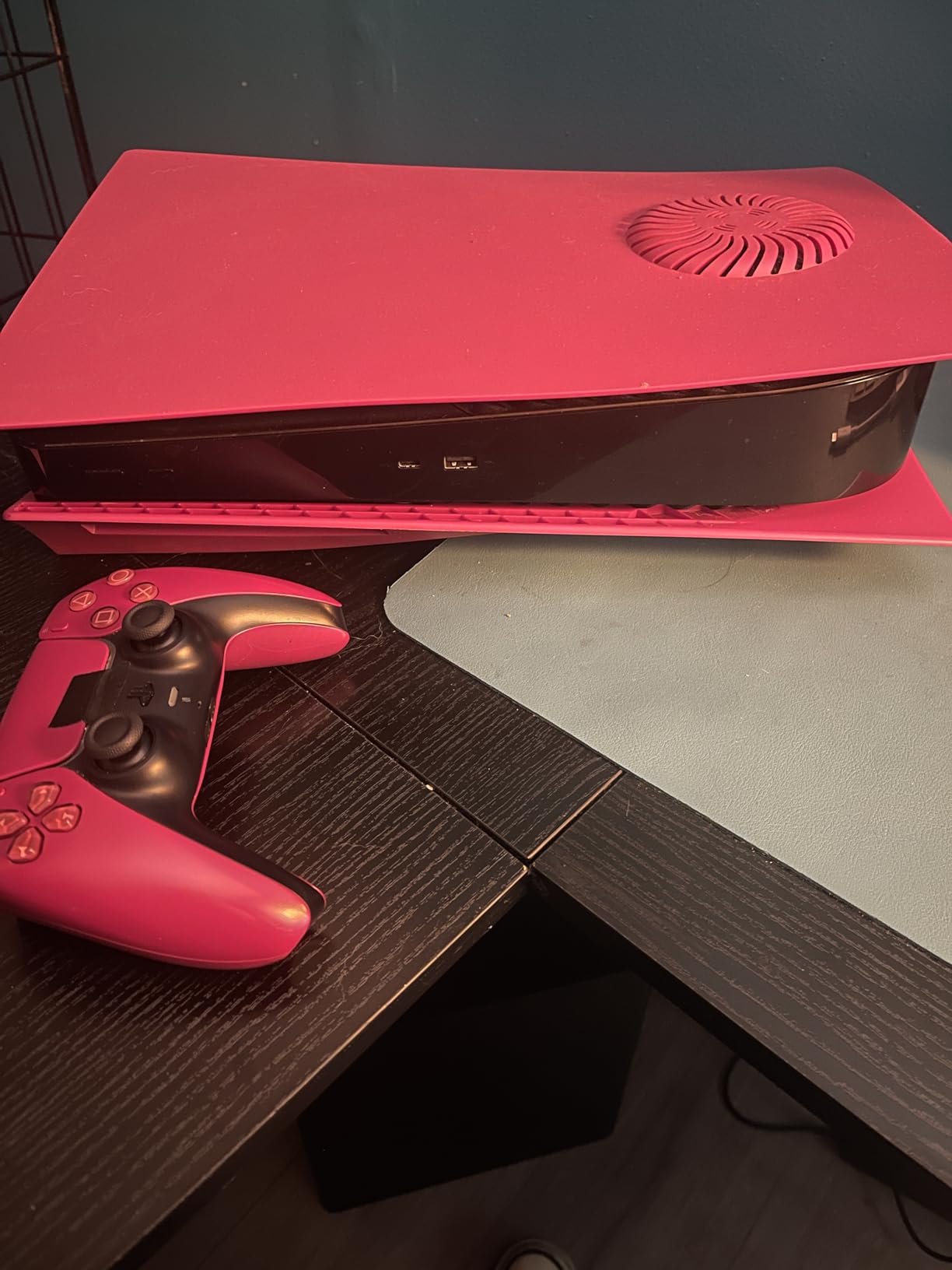 Faceplate for PS5 with Cooling Vent Face Plate Console Cover for Disc Edition DOBEWINGDELOU Replacement Side Plate Shell Accessories Hard Shockproof Anti-Scratch Dustproof ABS Case Black - Customer Photo 1