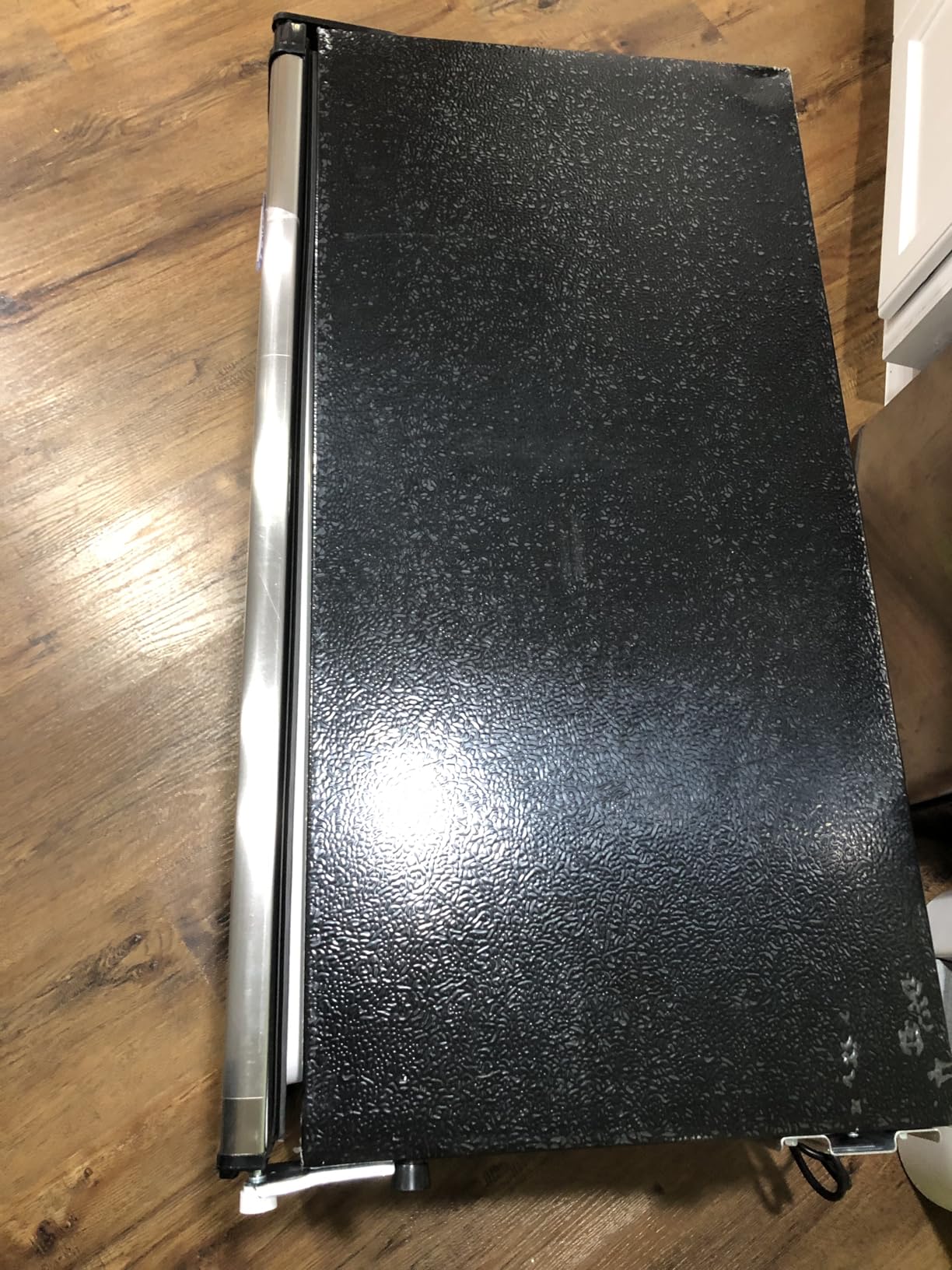 Upstreman 3.2 Cu.Ft Mini Fridge with Freezer, Single Door Mini Fridge, Dorm Fridge, Adjustable Thermostat, Mini Refrigerator for Bedroom, Office, Dorm, Black-BR321 - Customer Photo 1