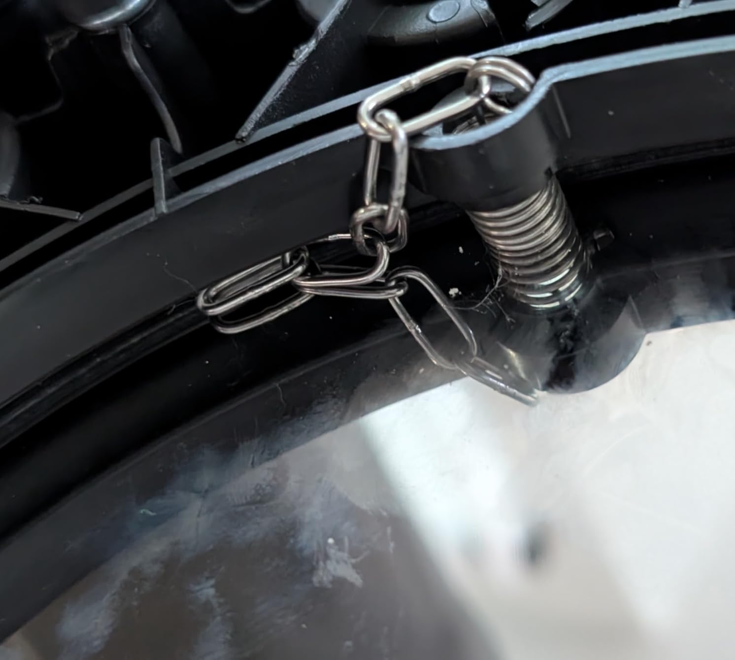 Amazon Basics Wet Dry Vacuum Cleaner, 4 gallon Shop, 3 HP Stainless Steel, Grey/Black - Customer Photo 2