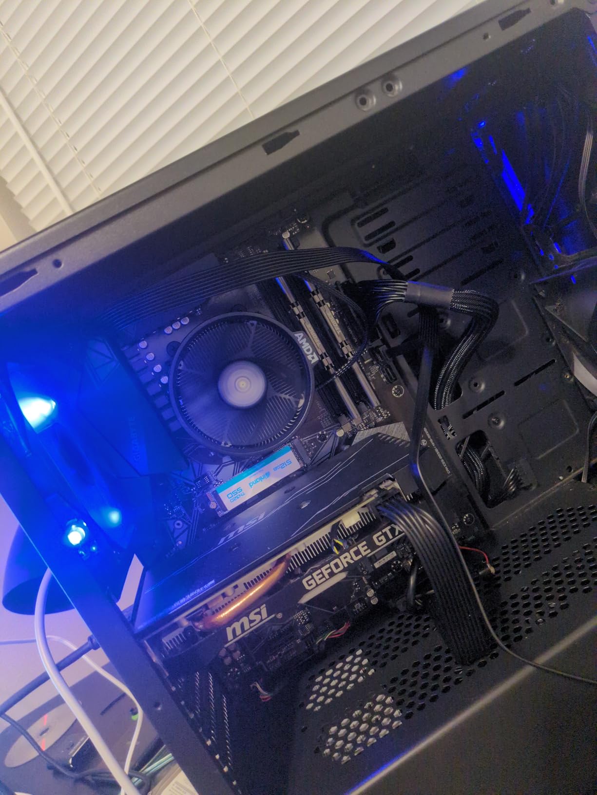 AMD Ryzen 5 5500 6-Core, 12-Thread Unlocked Desktop Processor with Wraith Stealth Cooler - Customer Photo 2