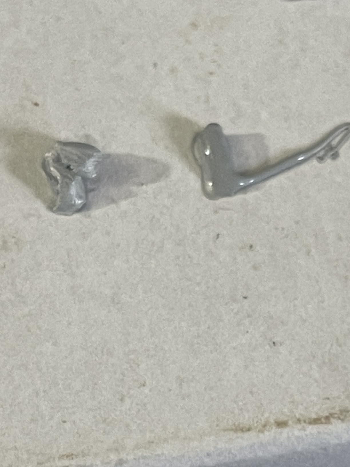 ARCTIC MX-6 (4 g, incl. 6 MX Cleaner) - Ultimate Performance Thermal Paste for CPU, Consoles, Graphics Cards, laptops, Very high Thermal Conductivity, Long Durability, Non-Conductive Customer Review ARCTIC MX-6 (4 g, incl. 6 MX Cleaner) - Ultimate Performance Thermal Paste for CPU, Consoles, Graphics Cards, laptops, Very high Thermal Conductivity, Long Durability, Non-Conductive - Customer Photo 1