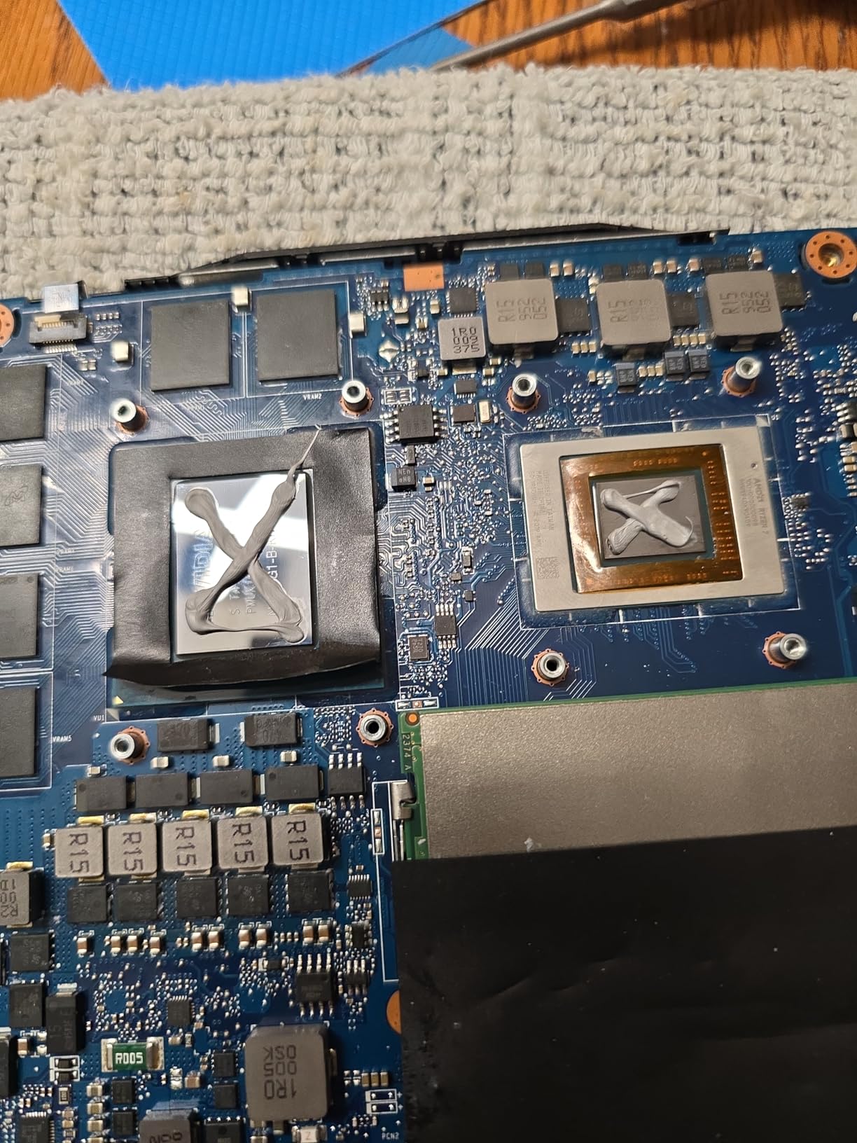 ARCTIC MX-6 (8 g) - Ultimate Performance Thermal Paste for CPU, Consoles, Graphics Cards, laptops, Very high Thermal Conductivity, Long Durability, Non-Conductive - Customer Photo 5