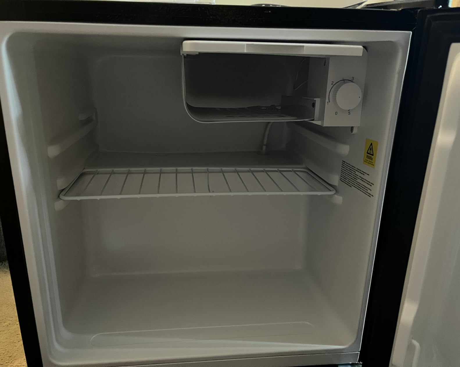 Upstreman 1.7 Cu.ft Mini Fridge with Freezer, Dorm Essentials, Adjustable Thermostat, Energy Saving, Low Noise, Single Door Compact Refrigerator for Dorm, Office, Bedroom, Black-FR17 - Customer Photo 1