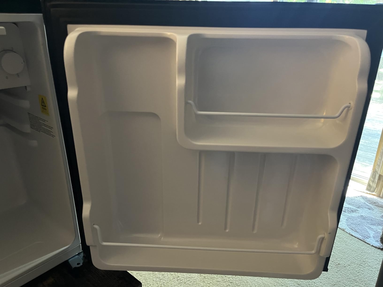 Upstreman 1.7 Cu.ft Mini Fridge with Freezer, Dorm Essentials, Adjustable Thermostat, Energy Saving, Low Noise, Single Door Compact Refrigerator for Dorm, Office, Bedroom, Black-FR17 - Customer Photo 2