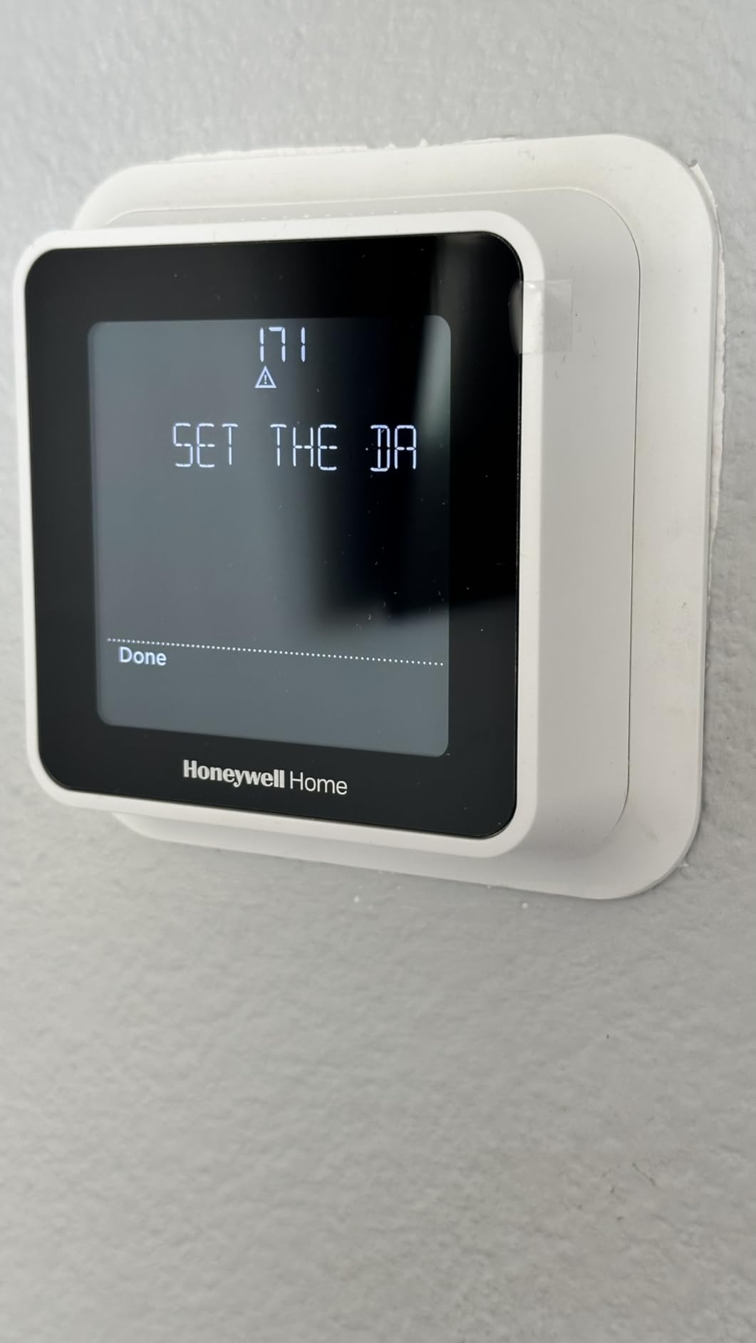 Honeywell Home RTH8800WF2022, T5 WiFi Smart Thermostat, 7 Day-Programmable Touchscreen, Alexa Ready, Geofencing Technology, Energy Star, C-Wire Required Customer Review Honeywell Home RTH8800WF2022, T5 WiFi Smart Thermostat, 7 Day-Programmable Touchscreen, Alexa Ready, Geofencing Technology, Energy Star, C-Wire Required - Customer Photo 2
