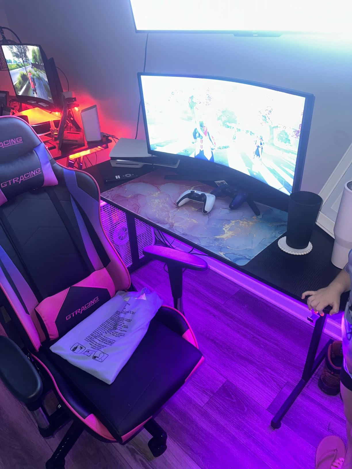 GTRACING Gaming Chair Racing Office Computer Ergonomic Video Game Chair Backrest and Seat Height Adjustable Swivel Recliner with Headrest and Lumbar Pillow Esports Chair (Red) Customer Review GTRACING Gaming Chair Racing Office Computer Ergonomic Video Game Chair Backrest and Seat Height Adjustable Swivel Recliner with Headrest and Lumbar Pillow Esports Chair (Red) - Customer Photo 2