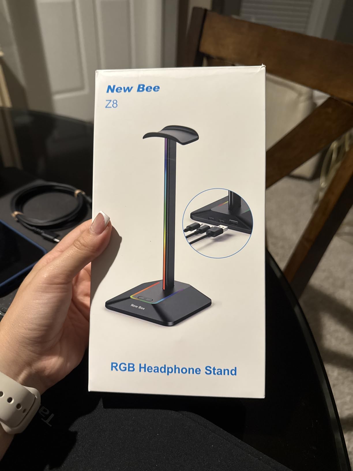New bee RGB Headphone Stand with 1 USB-C Charging Port and 1 USB Charging Port, Desk Gaming Headset Stand with 7 Light Modes for All Earphone Accessories (Black) Customer Review New bee RGB Headphone Stand with 1 USB-C Charging Port and 1 USB Charging Port, Desk Gaming Headset Stand with 7 Light Modes for All Earphone Accessories (Black) - Customer Photo 1