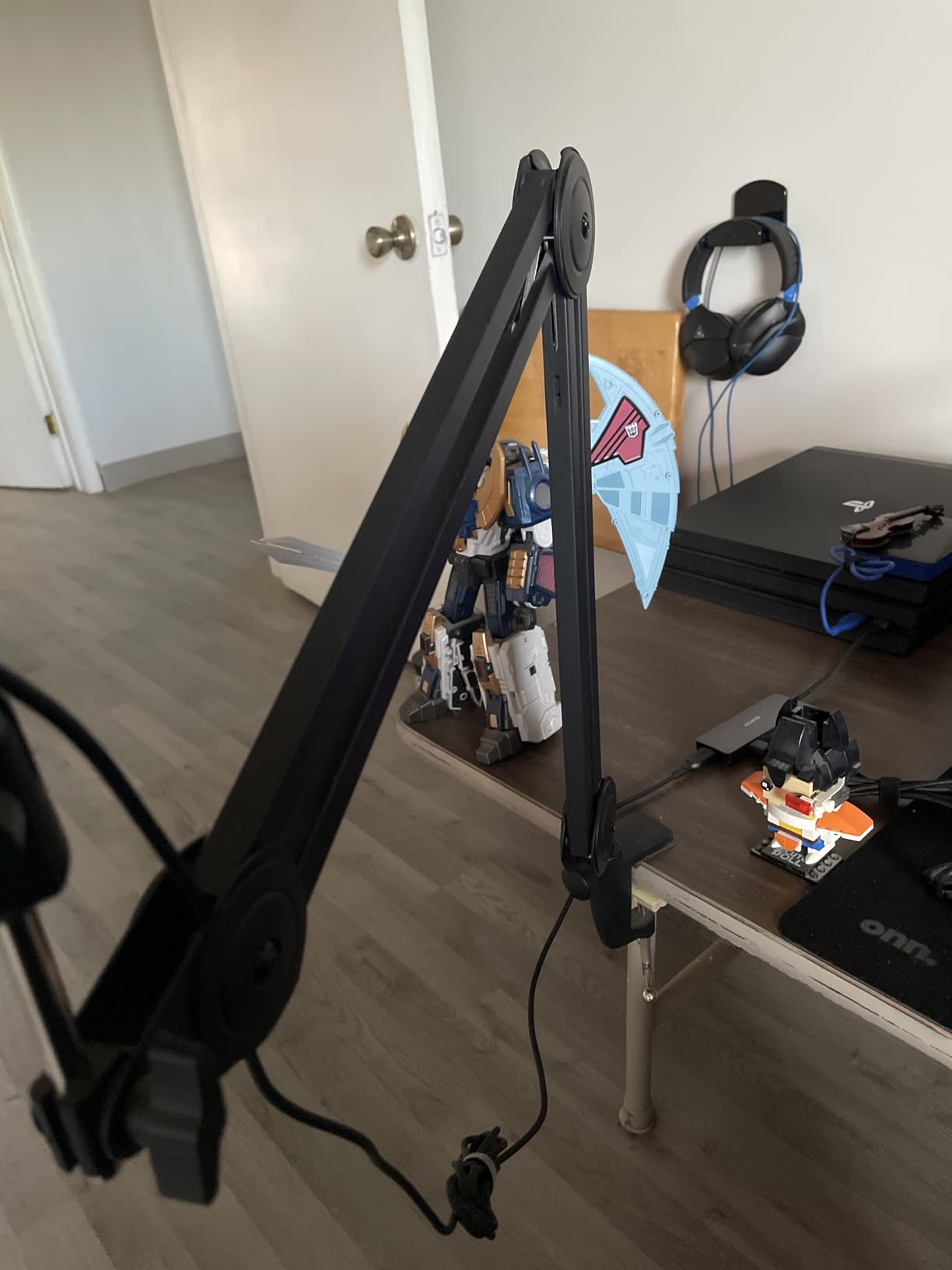 FIFINE Microphone Arm Stand-Heavy Duty Boom Arm, Suspension Scissor Adjustable Mic Stand with Desk Mount, C-calmp, 5/8