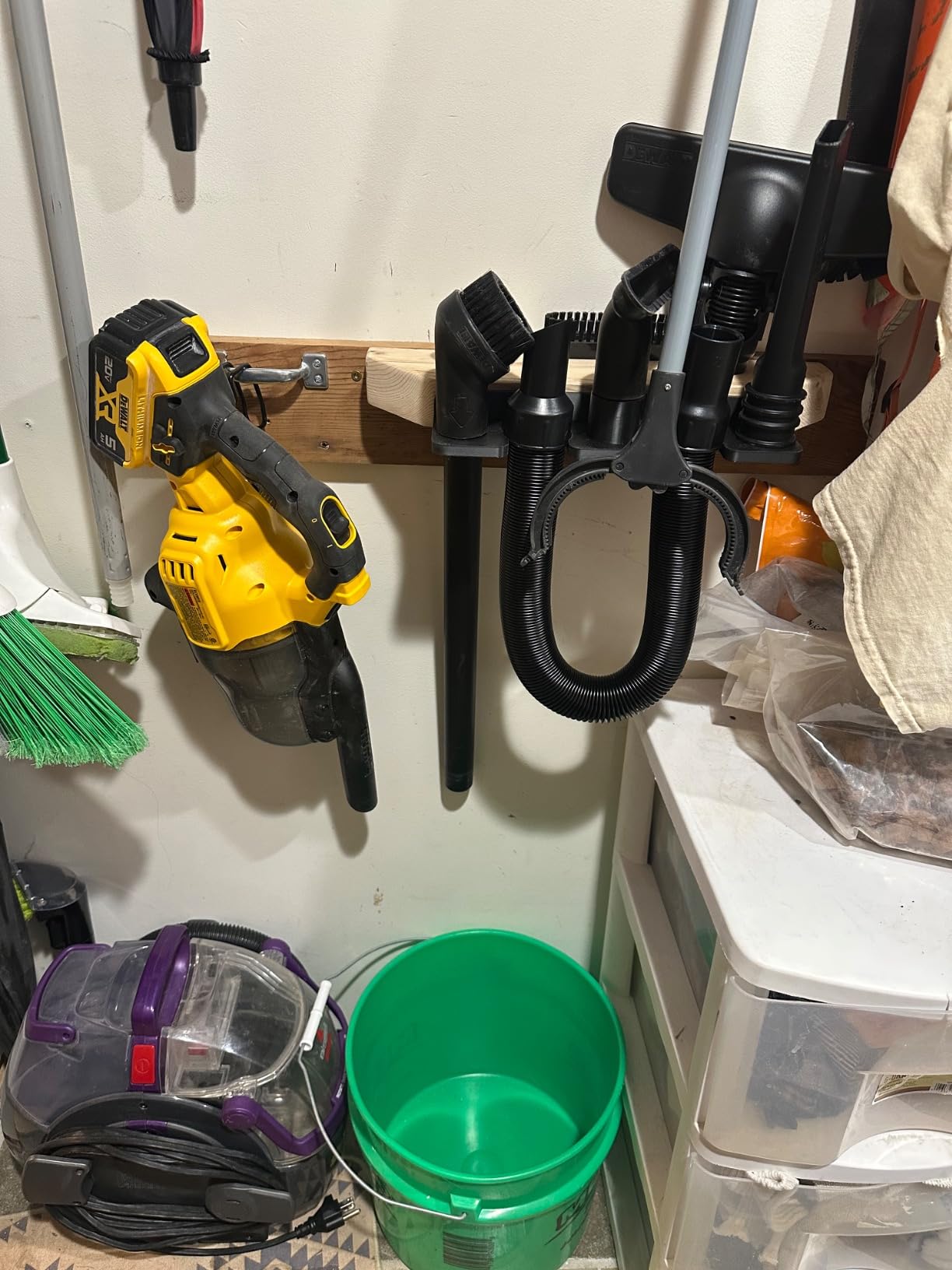 DEWALT 20V Vacuum, Cordless Handheld Vacuum, HEPA, Battery Not Included (DCV501HB) - Customer Photo 1
