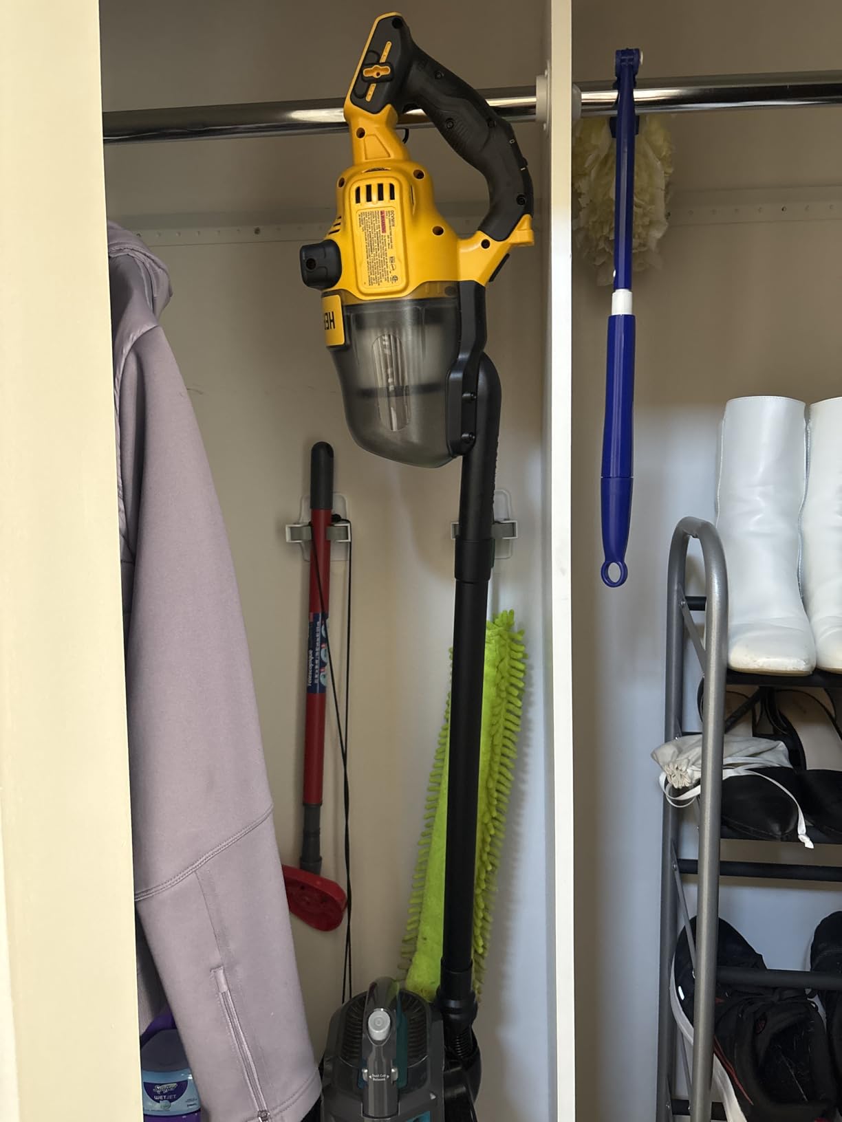 DEWALT 20V Vacuum, Cordless Handheld Vacuum, HEPA, Battery Not Included (DCV501HB) - Customer Photo 2