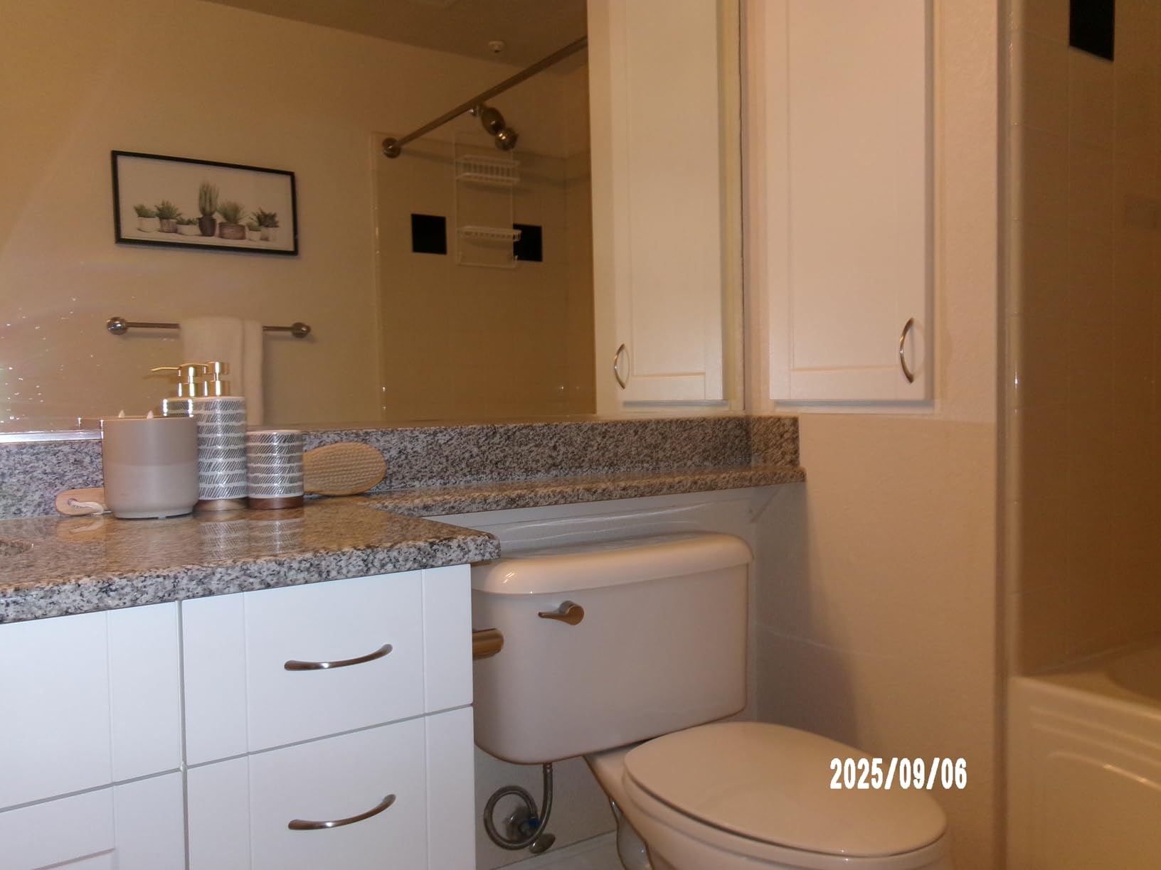 KODAK PIXPRO FZ55-BL 16MP Digital Camera 5X Optical Zoom 28mm Wide Angle 1080P Full HD Video Li-Ion Battery 2.7 KODAK PIXPRO FZ55-BL 16MP Digital Camera 5X Optical Zoom 28mm Wide Angle 1080P Full HD Video Li-Ion Battery 2.7