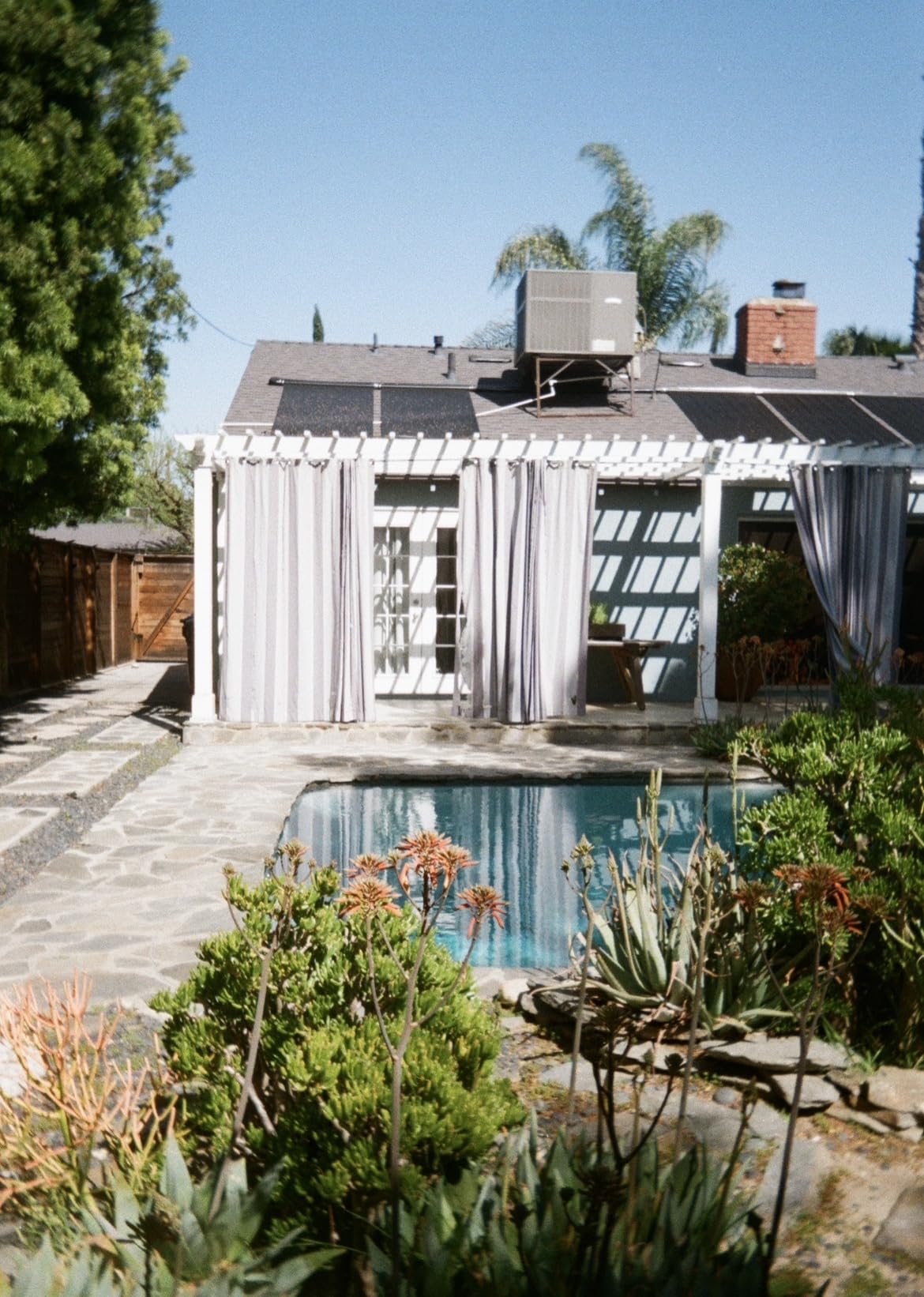 KODAK EKTAR H35 Half Frame Film Camera, 35mm, Reusable, Focus-Free, Lightweight, Easy-to-Use (Sage) (Film & AAA Battery are not Included) Customer Review KODAK EKTAR H35 Half Frame Film Camera, 35mm, Reusable, Focus-Free, Lightweight, Easy-to-Use (Sage) (Film & AAA Battery are not Included) - Customer Photo 4