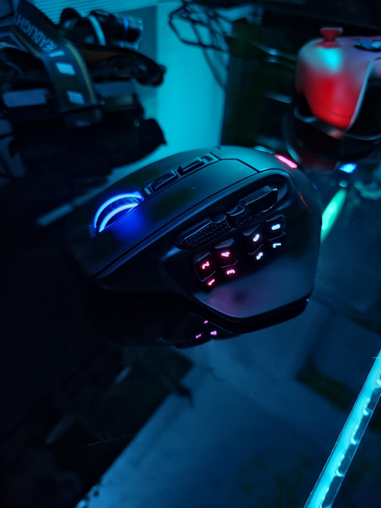 Redragon M811 Aatrox MMO Gaming Mouse, 15 Programmable Buttons Wired RGB Mouse w/Ergonomic Natural Grip Build, 10 Side Macro Keys, Software Supports DIY Keybinds & Backlit Customer Review Redragon M811 Aatrox MMO Gaming Mouse, 15 Programmable Buttons Wired RGB Mouse w/Ergonomic Natural Grip Build, 10 Side Macro Keys, Software Supports DIY Keybinds & Backlit - Customer Photo 2