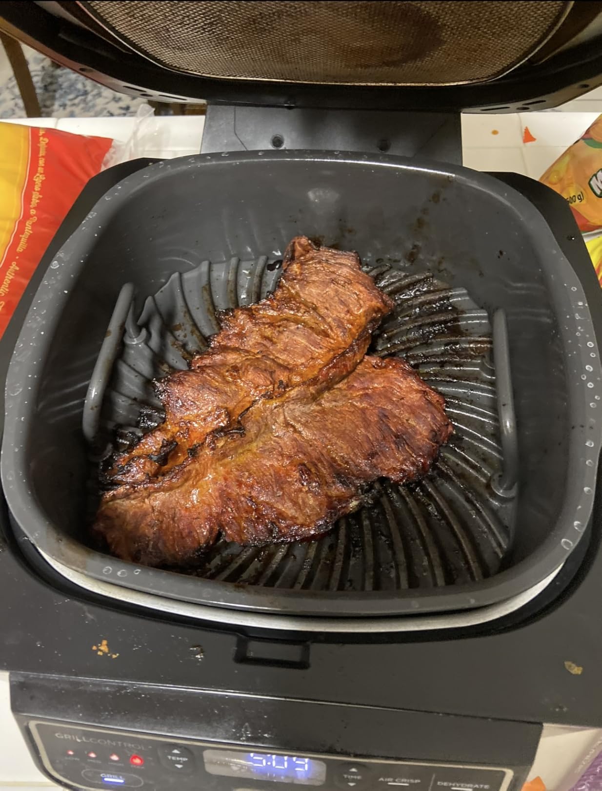 Ninja DG551 Foodi Smart XL 6-in-1 Indoor Grill with Air Fry, Roast, Bake, Broil, & Dehydrate, Foodi Smart Thermometer, 2nd Generation, Black/Silver - Customer Photo 2