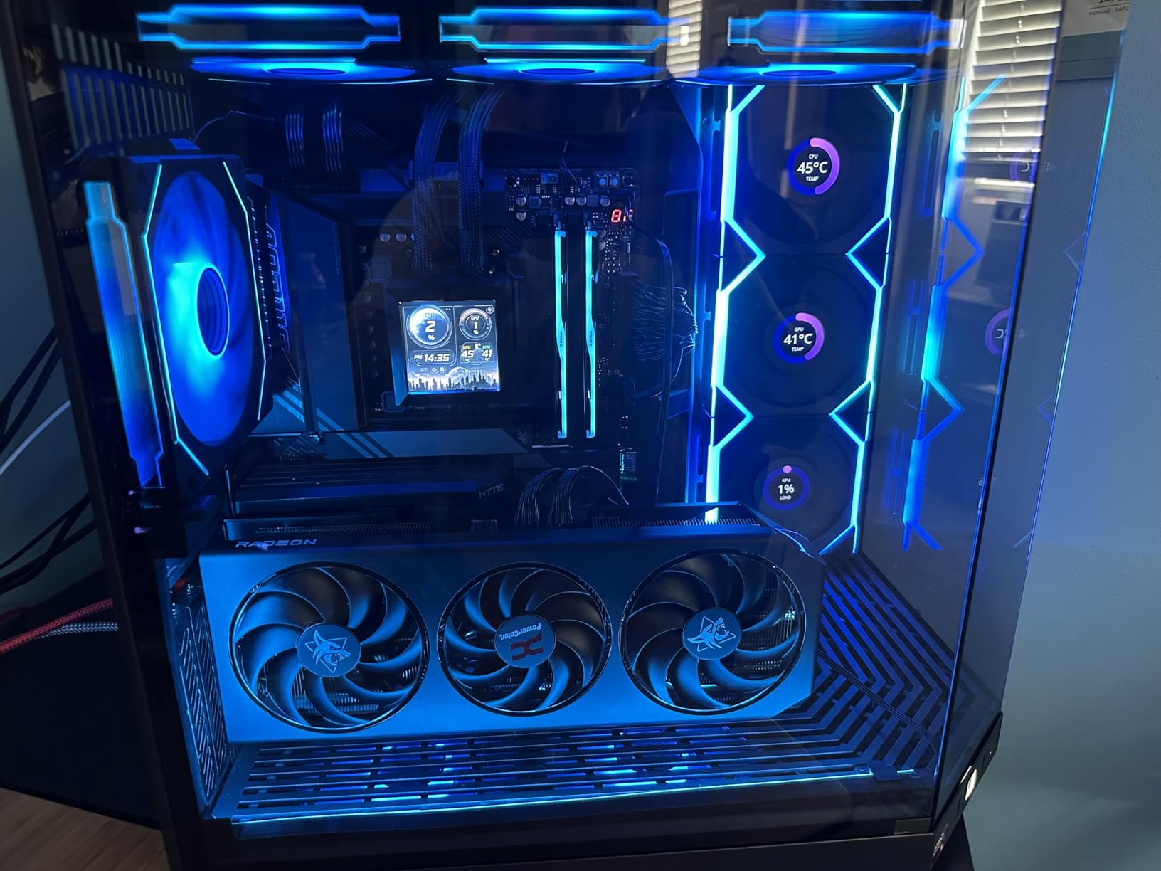 Lian Li UNL Fan SL-Infinity 120-Triple Pack-ARGB Fan (Non-Wireless) -Infinity Mirror-Daisy-Chain Design. Customizable Lighting Effects-One Cable Connection-with Controller-Black-UF-SLIN120-3B Customer Review Lian Li UNL Fan SL-Infinity 120-Triple Pack-ARGB Fan (Non-Wireless) -Infinity Mirror-Daisy-Chain Design. Customizable Lighting Effects-One Cable Connection-with Controller-Black-UF-SLIN120-3B - Customer Photo 2