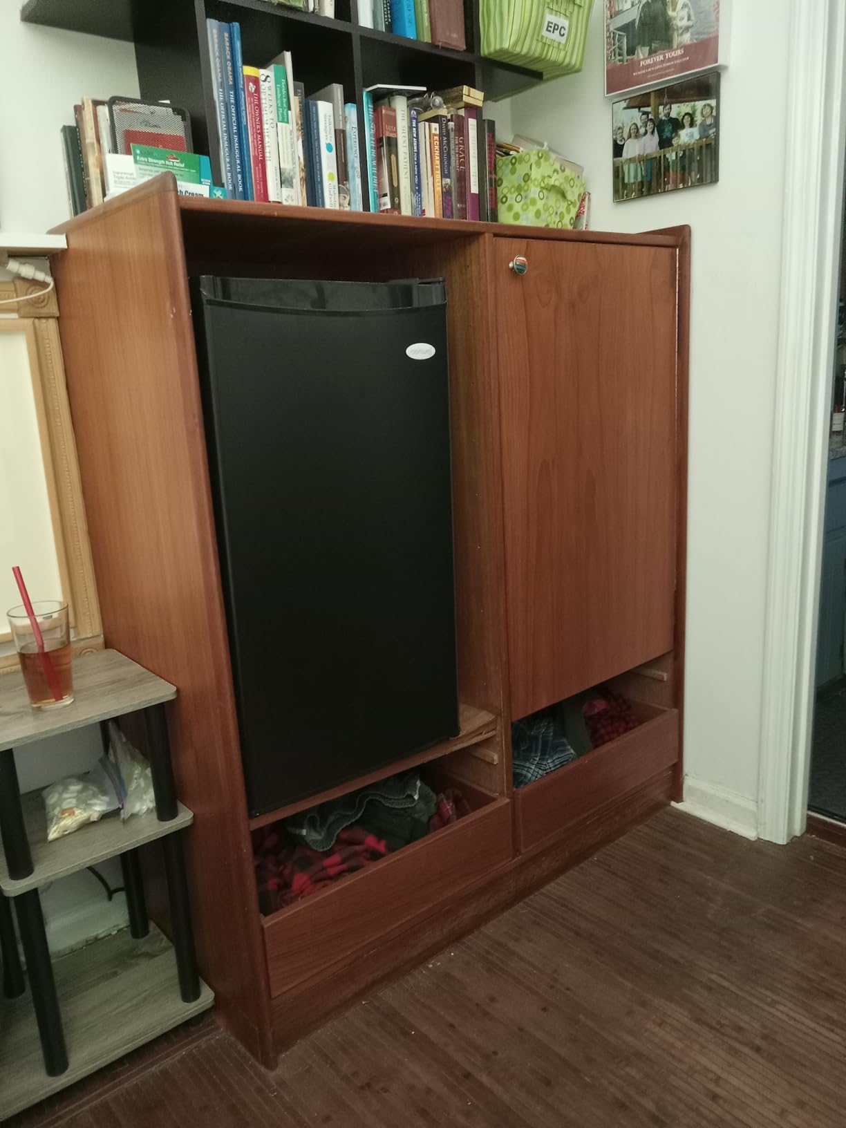 roomwell E-Star 3.3 Cu Ft Mini Fridge without Freezer - AUTO DEFROST, Reversible Single Door, Glass Shelf Refrigerator - A Space-Saving Marvel for Your Bedroom, Dorm, and Office - Customer Photo 1