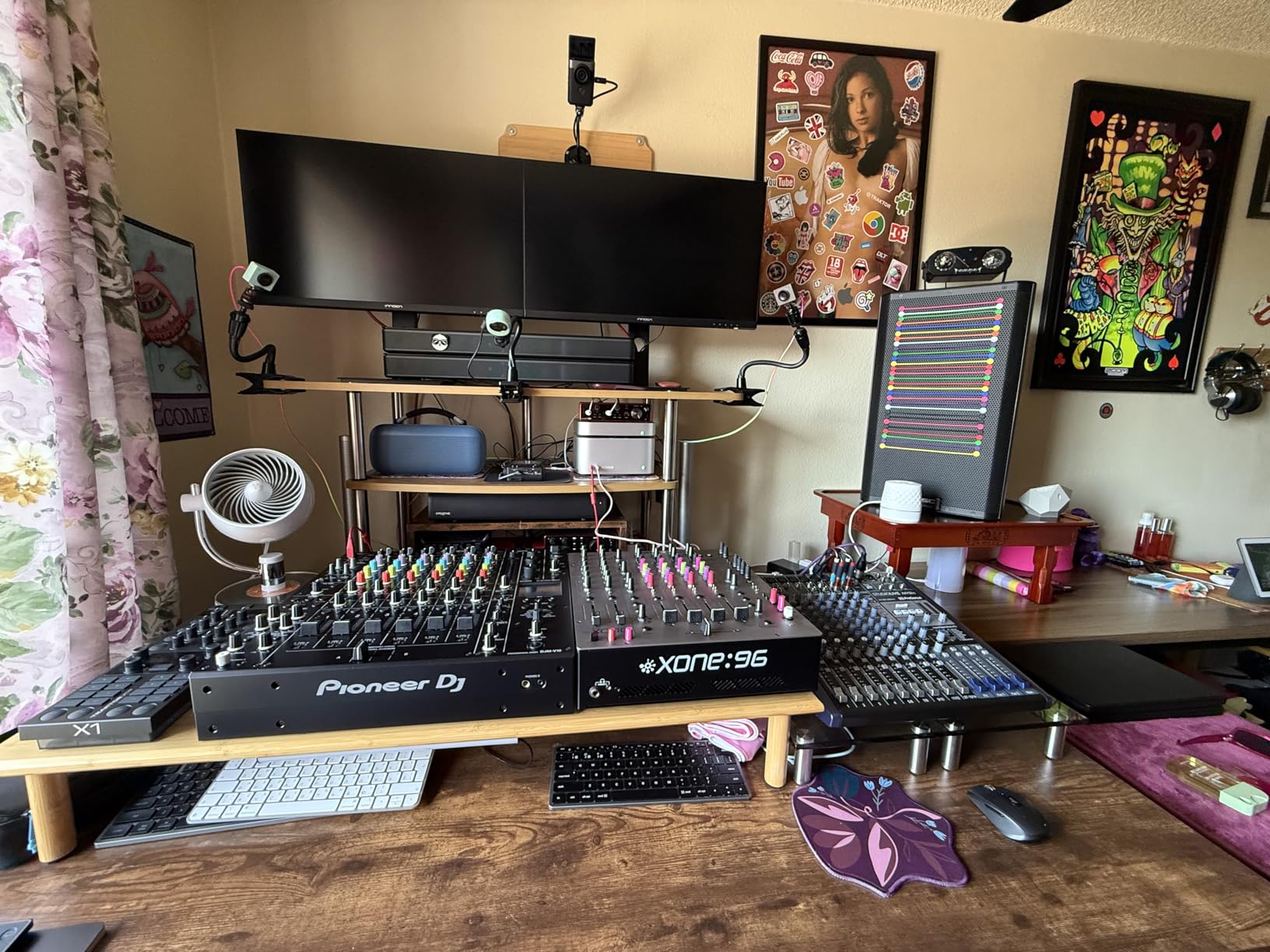 INNOCN 27 Inch 4K Monitor for MacBook Air/Pro, Mac mini PC, 3840 x 2160 LCD IPS Display, HDR400, USB C 65W, DP, HDMI, PC Monitor, 1.07B+ Colors, Built-in Speakers, Pivot Adjustable Stand, Black - Customer Photo 1