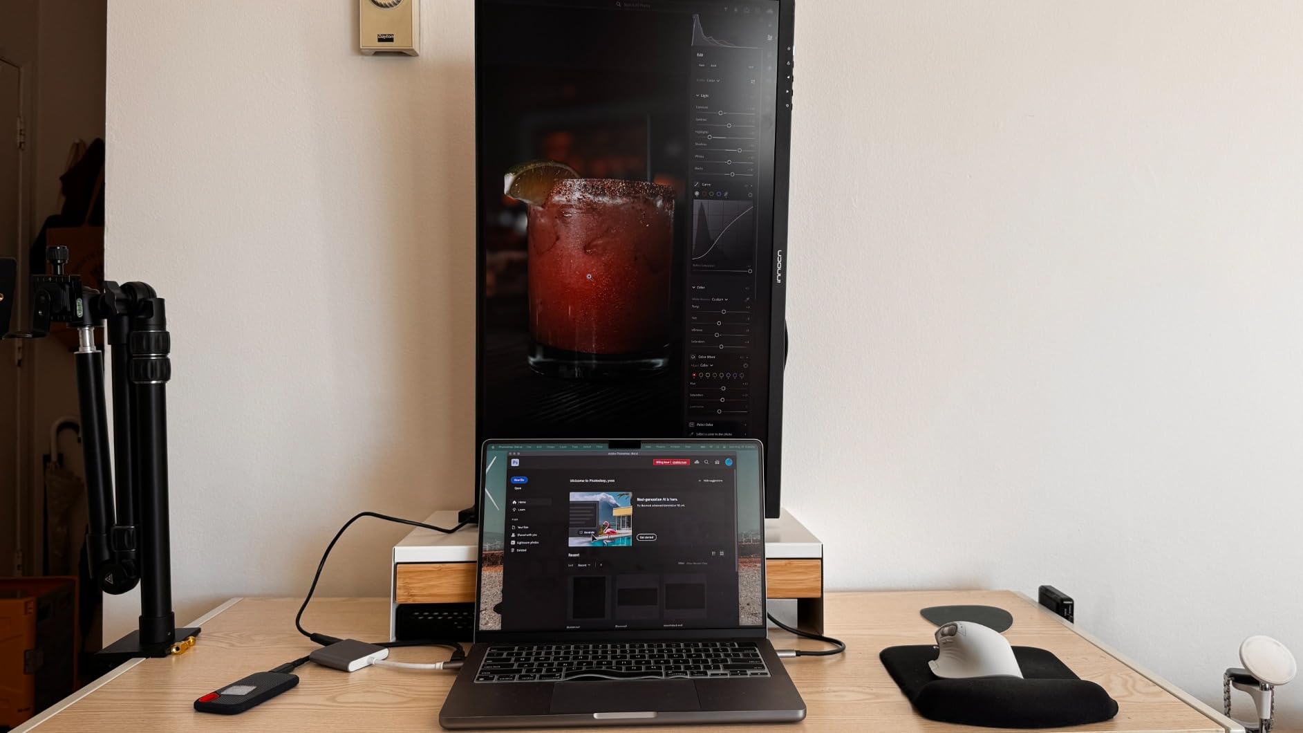 INNOCN 27 Inch 4K Monitor for MacBook Air/Pro, Mac mini PC, 3840 x 2160 LCD IPS Display, HDR400, USB C 65W, DP, HDMI, PC Monitor, 1.07B+ Colors, Built-in Speakers, Pivot Adjustable Stand, Black - Customer Photo 3