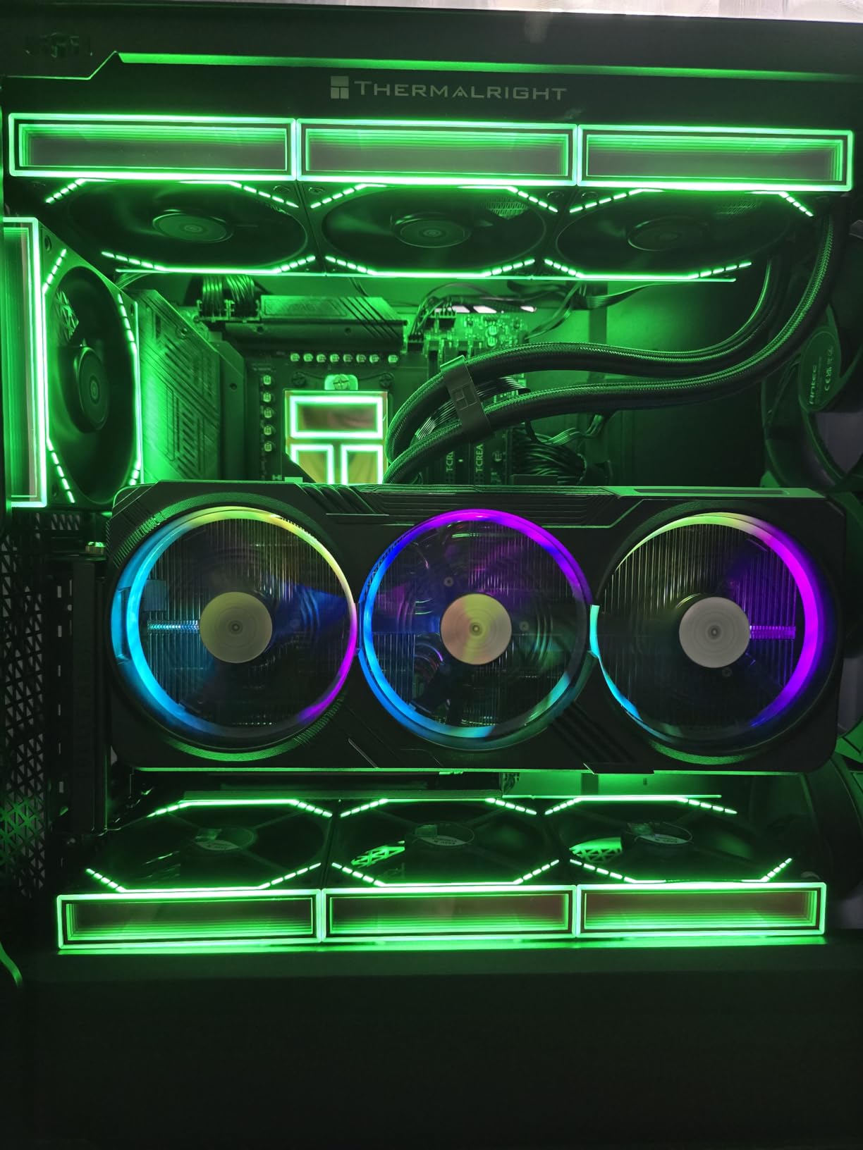 Cooler Master MasterAccessory Vertical GPU Card Holder Kit V3 Black, Premium Riser Cable PCI-E 4.0 x16-165mm, PCIe 3.0 Compatible, Adjustable Length for E-ATX|ATX|Micro ATX Case (MCA-U000R-KFVK03) - Customer Photo 1