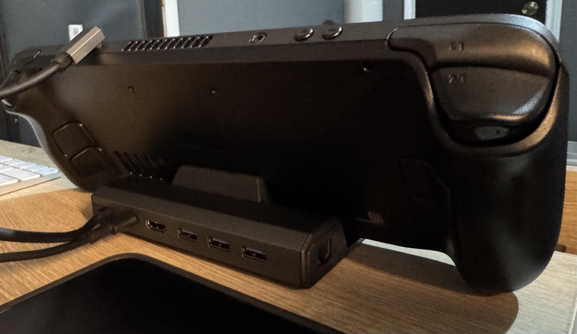 JSAUX Upgraded Docking Station 4K@120Hz for Steam Deck OLED/ROG Ally X/Legion Go (S)/MSi Claw, 6-in-1 Steam Deck Dock with HDMI 2.1, Gigabit Ethernet, 3 USB 3.0, 100W Charge for Steam Deck LCD-HB0603 Customer Review JSAUX Upgraded Docking Station 4K@120Hz for Steam Deck OLED/ROG Ally X/Legion Go (S)/MSi Claw, 6-in-1 Steam Deck Dock with HDMI 2.1, Gigabit Ethernet, 3 USB 3.0, 100W Charge for Steam Deck LCD-HB0603 - Customer Photo 2